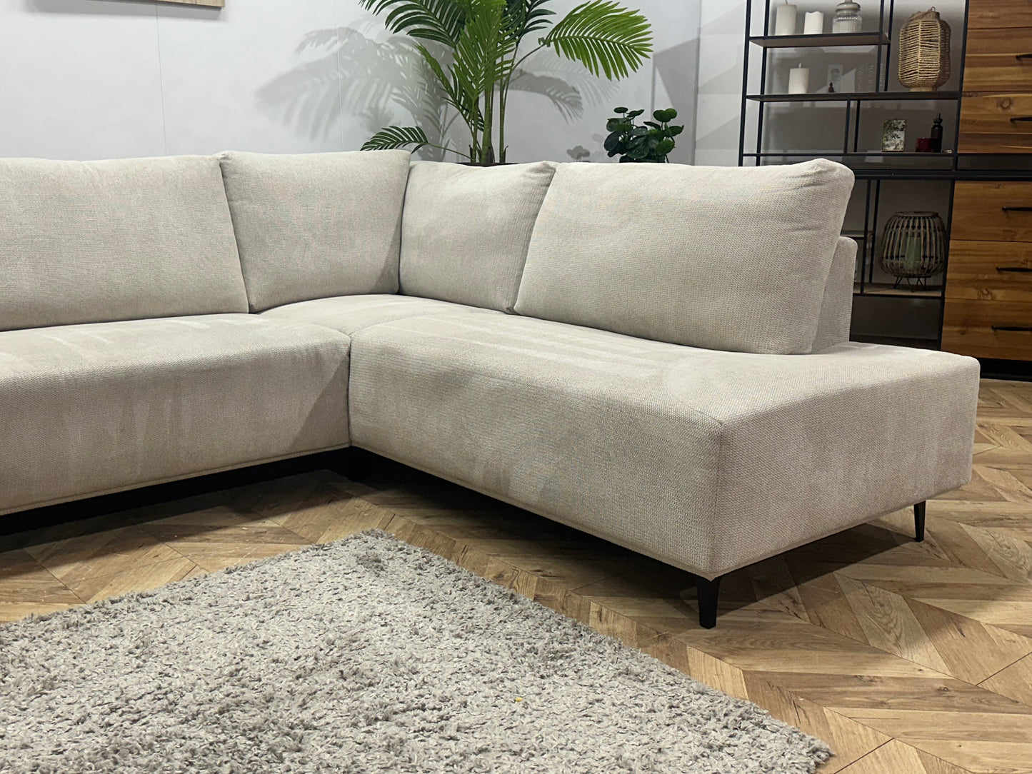 Witte/Crème Suède Stoffen Hoekbank ~ Losse Rugkussens Met Afneembare Hoezen