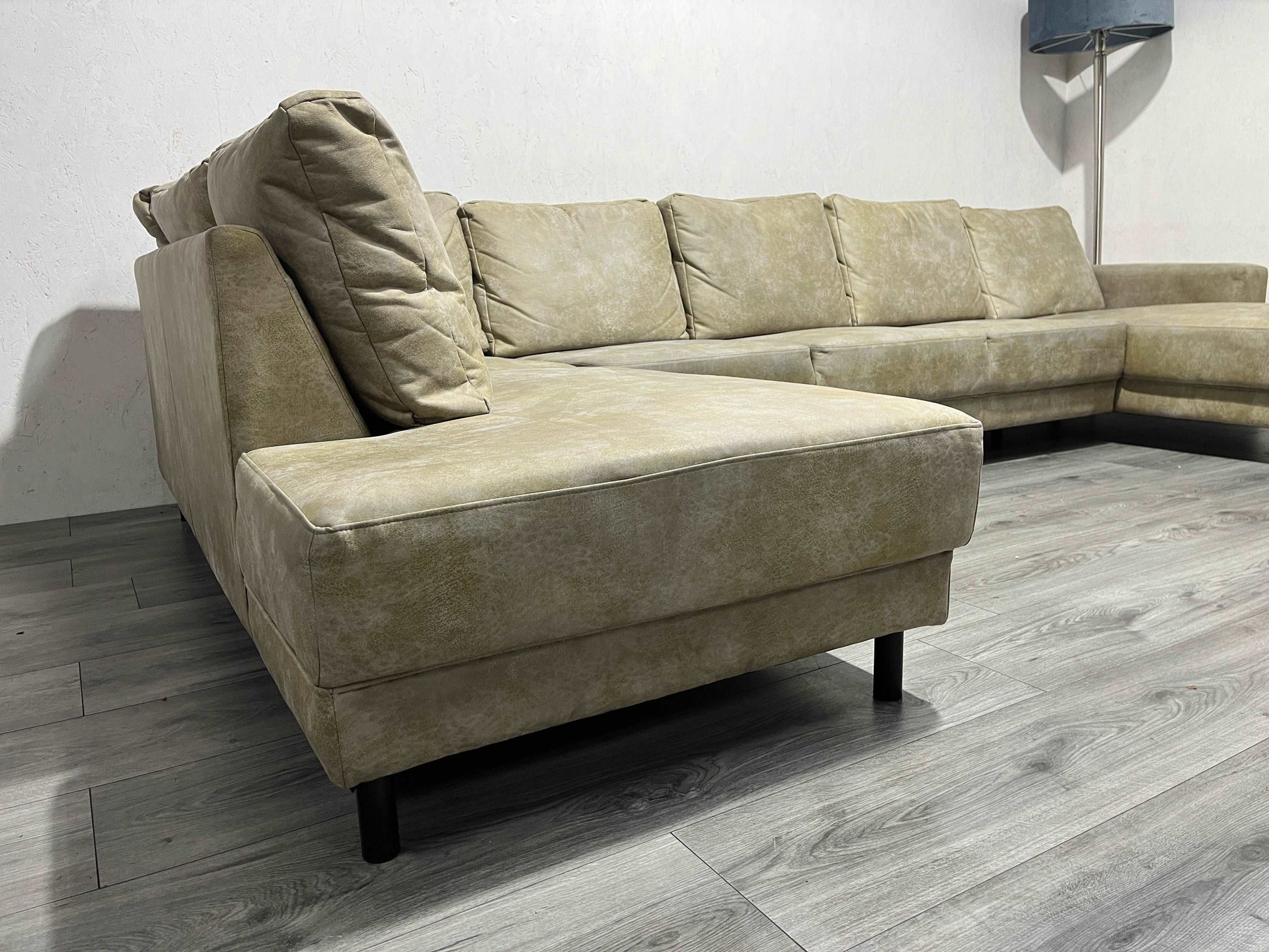 Ruime Beige U Bank