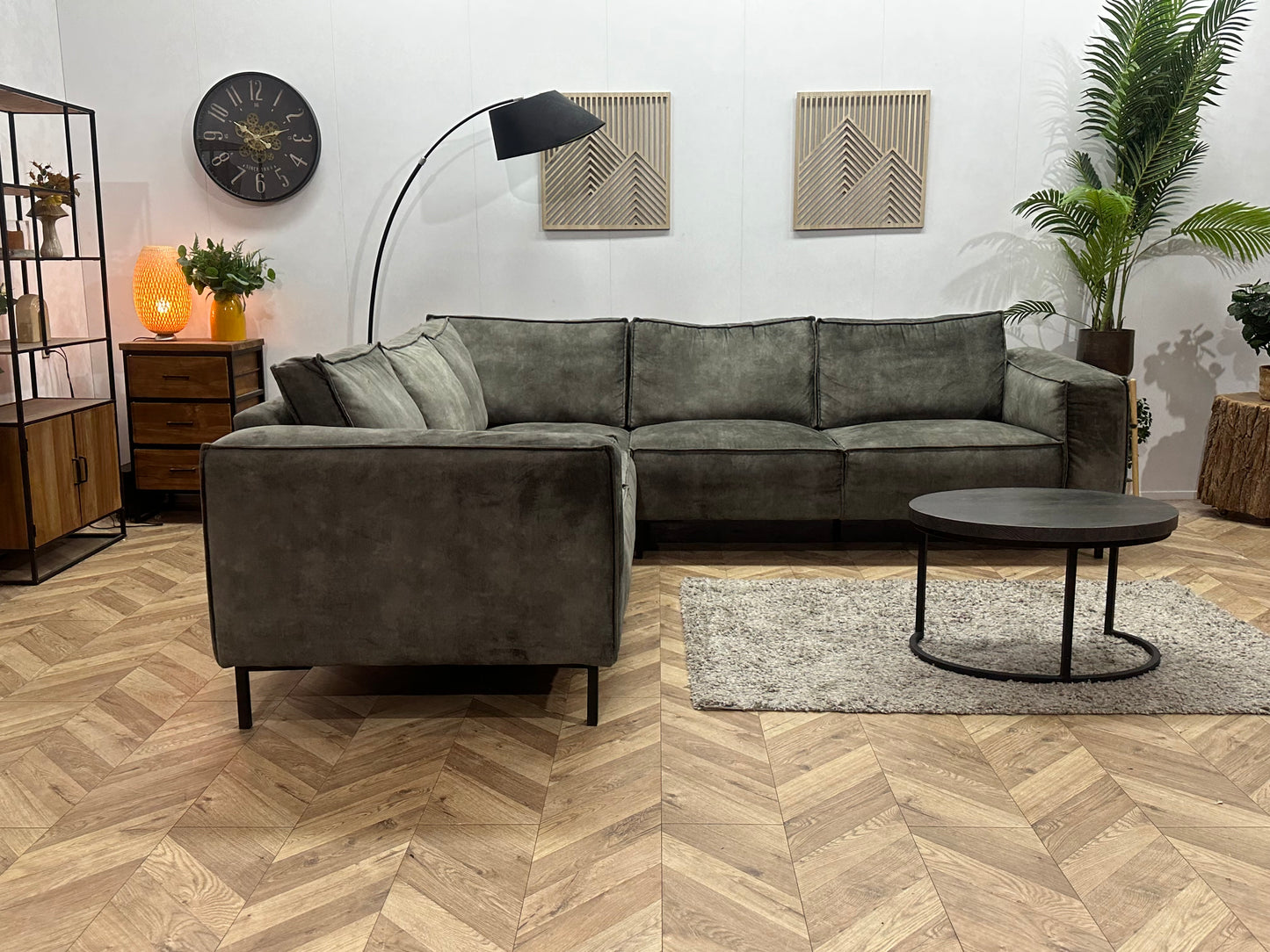 Grijze Velvet Hoekbank ~ Losse Rugkussens Met Afneembare Hoezen