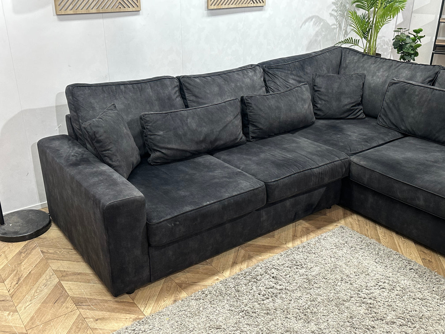 Zwarte Velvet Hoekbank ~ Losse Kussens Met Afneembare Hoezen