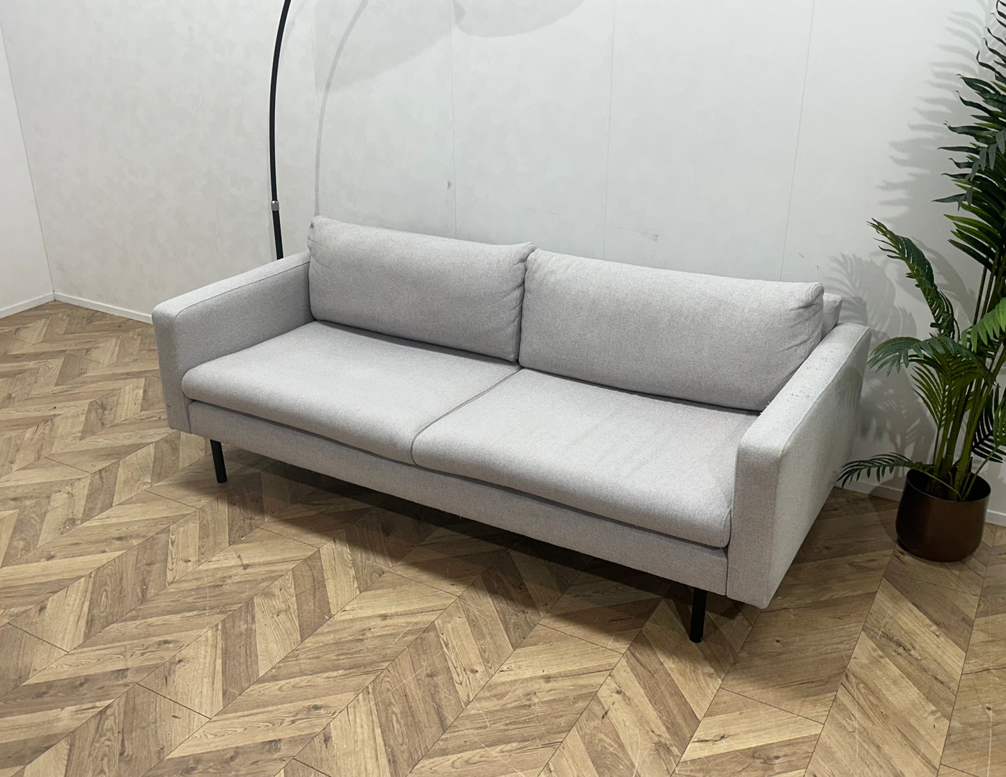 Licht Grijze 2.5-Zits Bank ~ Losse Kussens Met Afneembare Hoezen