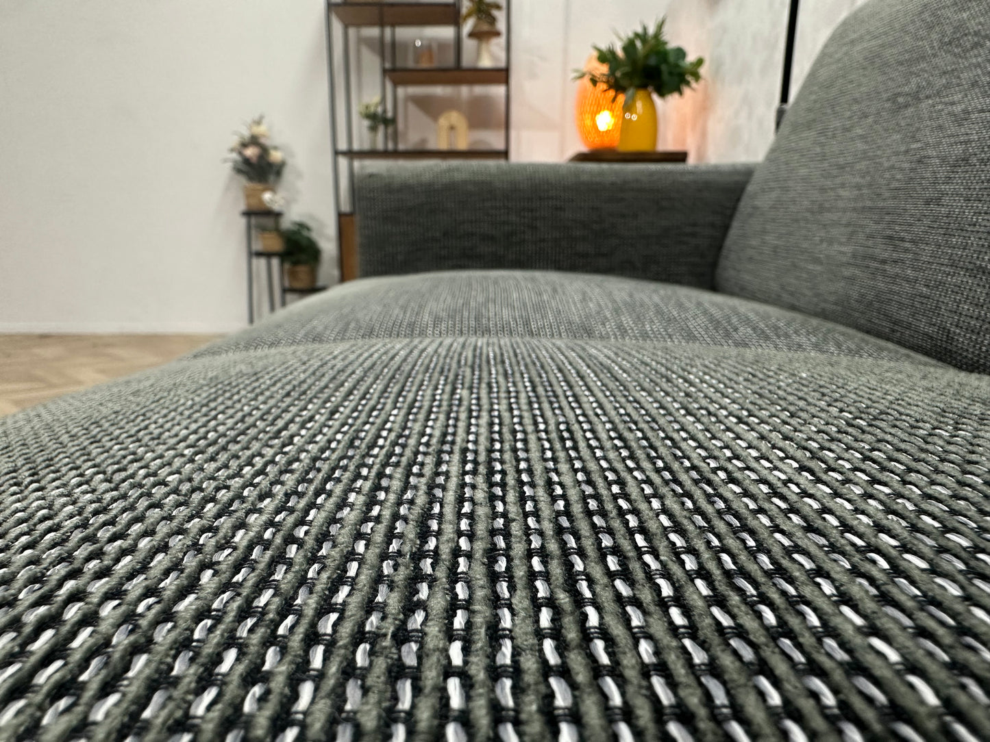 Grijze 2.5-Zits Bank ~ Vaste Kussens