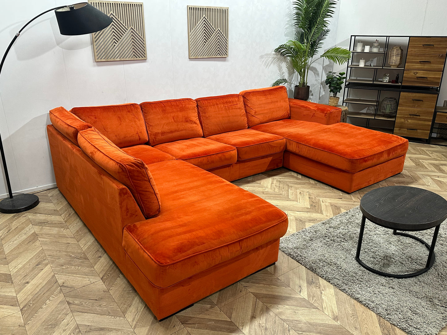 Oranje/Rode Velvet U Bank ~ Losse Kussens Met Afneembare Hoezen