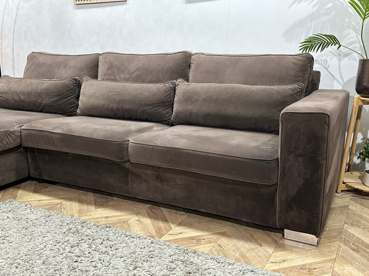 Bruine Velvet Hoekbank ~ Losse Kussens Met Afneembare Hoezen