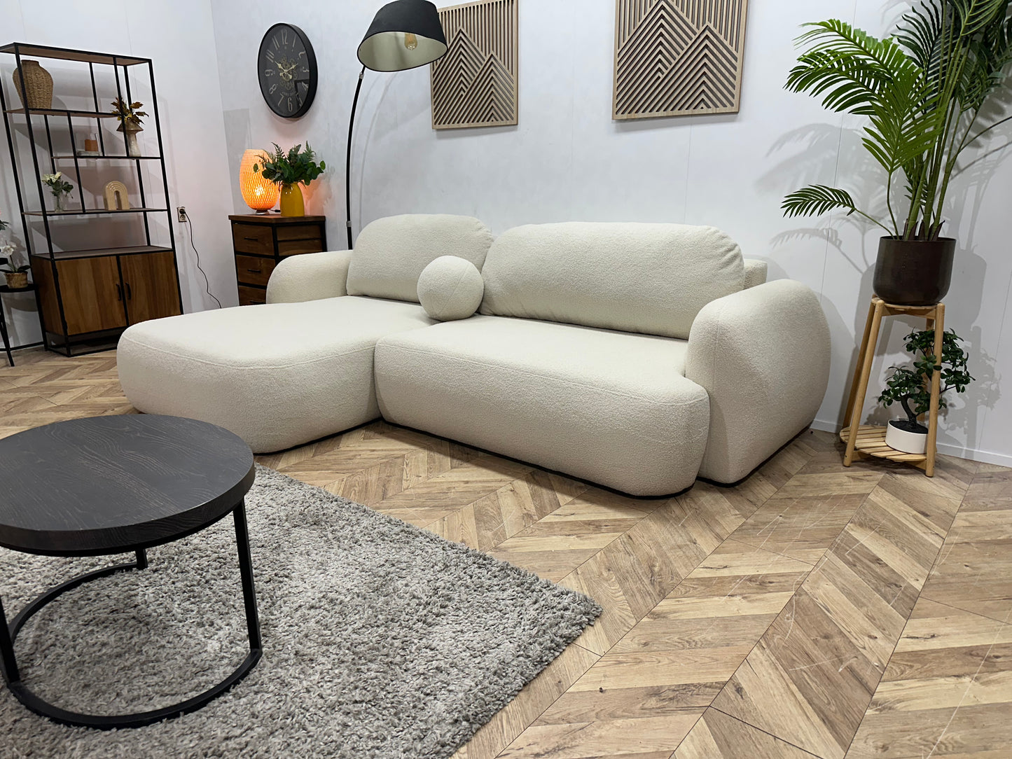 !Showroommodel! Crème Bouclé Stof Hoekbank ~ Losse Rugkussens