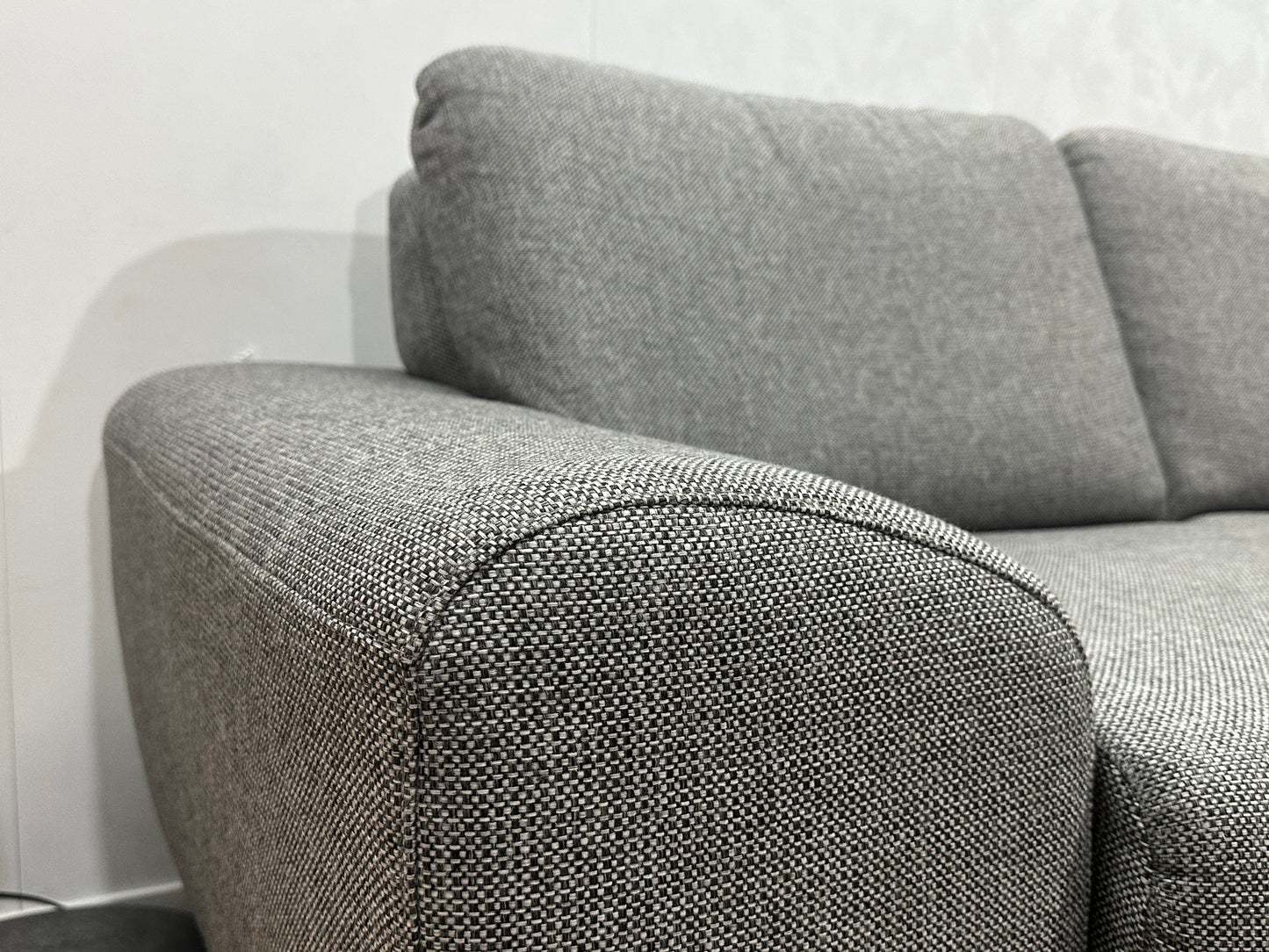 Licht Grijze Hoekbank ~ Vaste Kussens