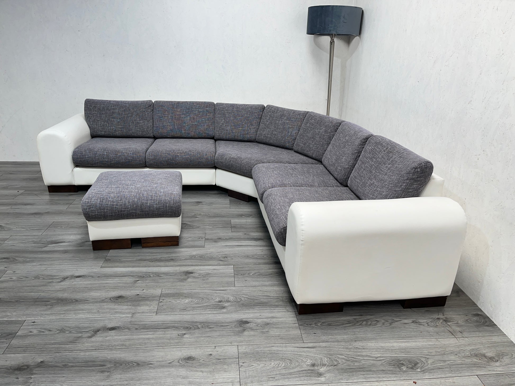 Wit / Grijze, Echt Lederen / Stoffen Hoekbank Inc. hocker - Banken Bazaar