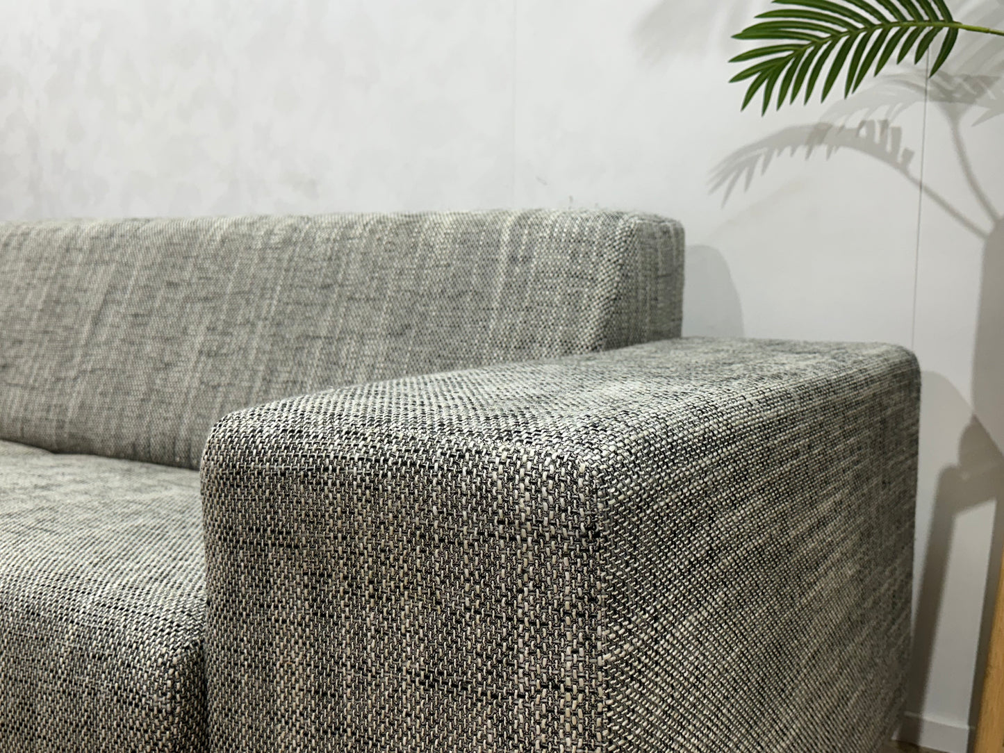 Grijze Rechte Bank ~ Vaste Kussens