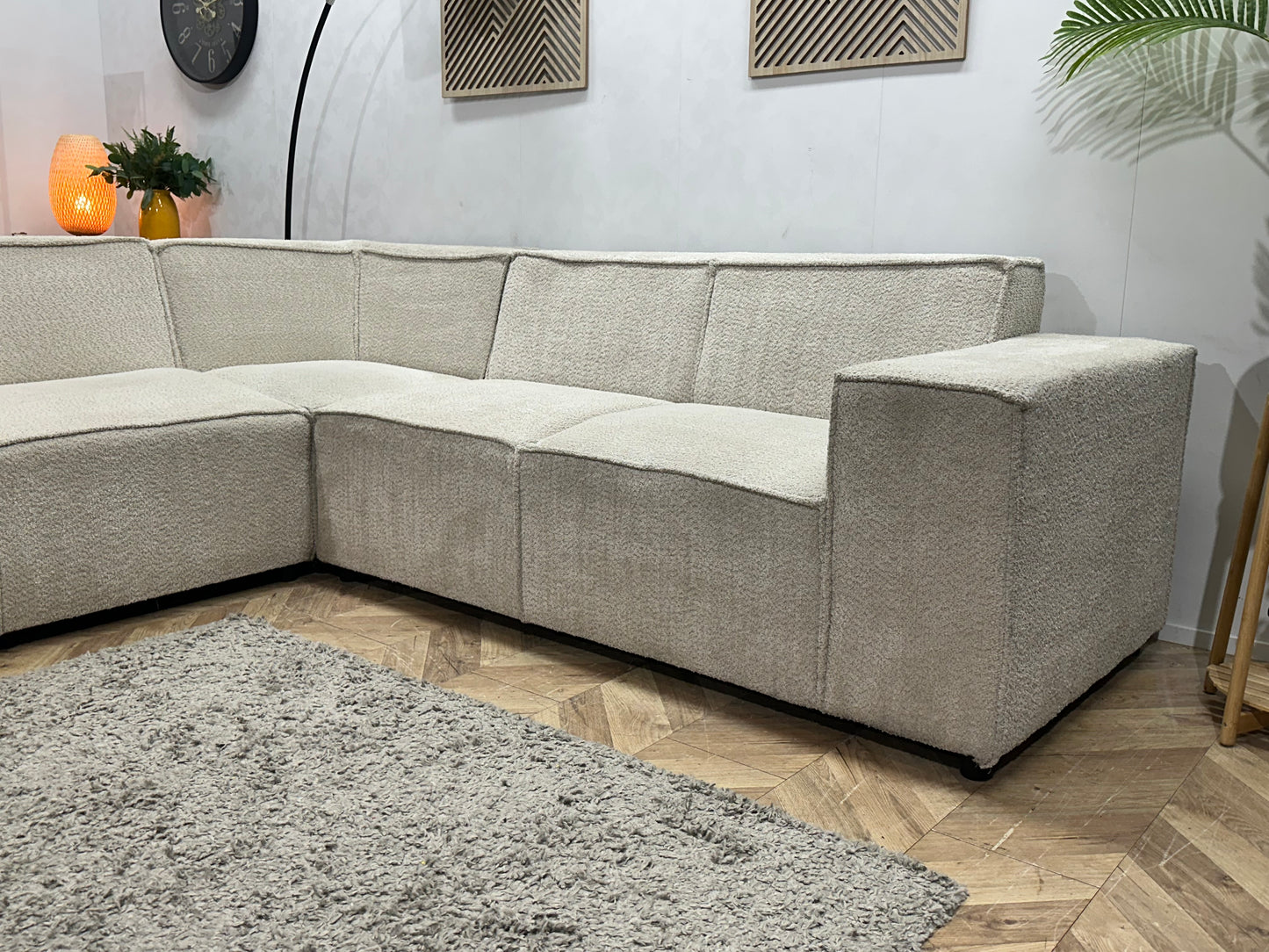 !Showroommodel! Witte Bouclé Stoffen Hoekbank