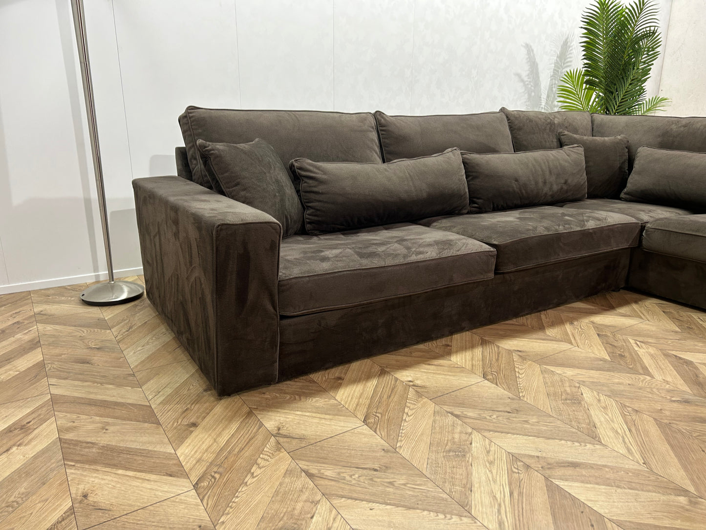 Bruine Velvet Hoekbank ~ Losse Kussens Met Afneembare Hoezen