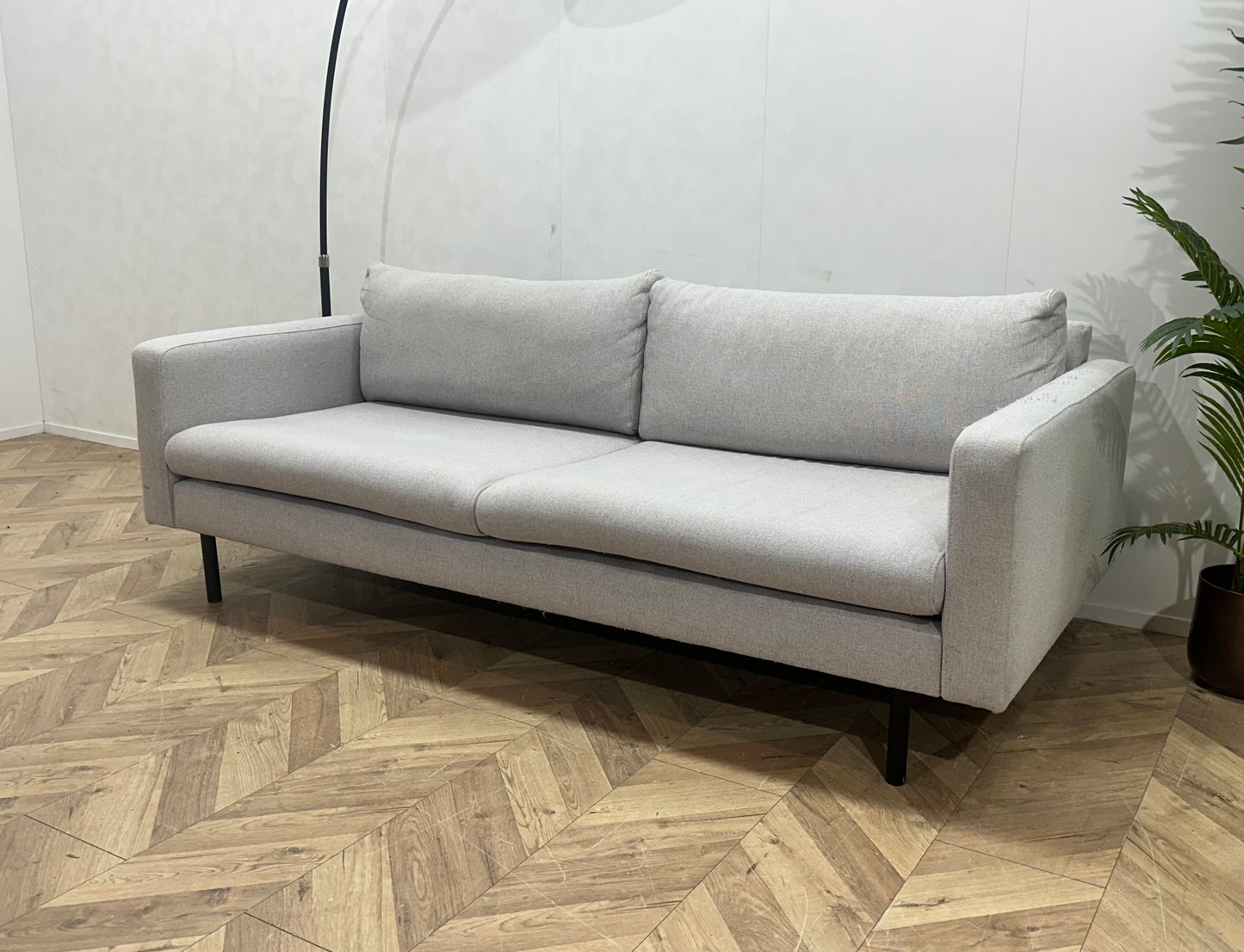 Licht Grijze 2.5-Zits Bank ~ Losse Kussens Met Afneembare Hoezen