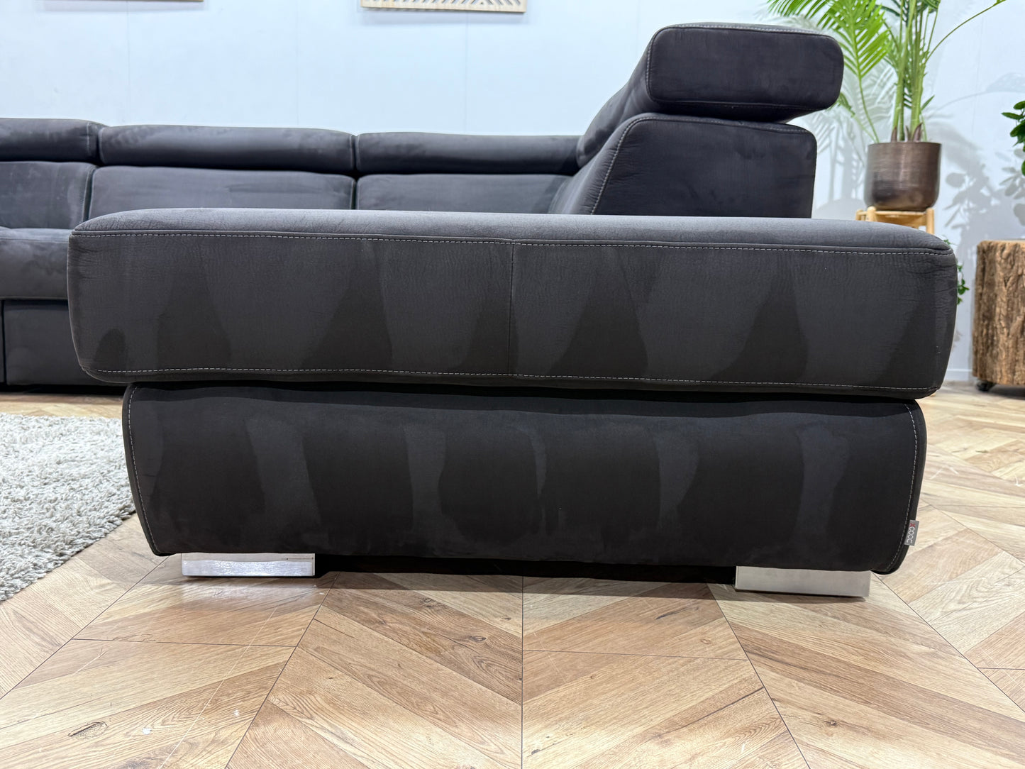 !Nieuwstaat! Xooon Antraciet Suède Stof Hoekbank ~ Elektrisch Verstelbaar