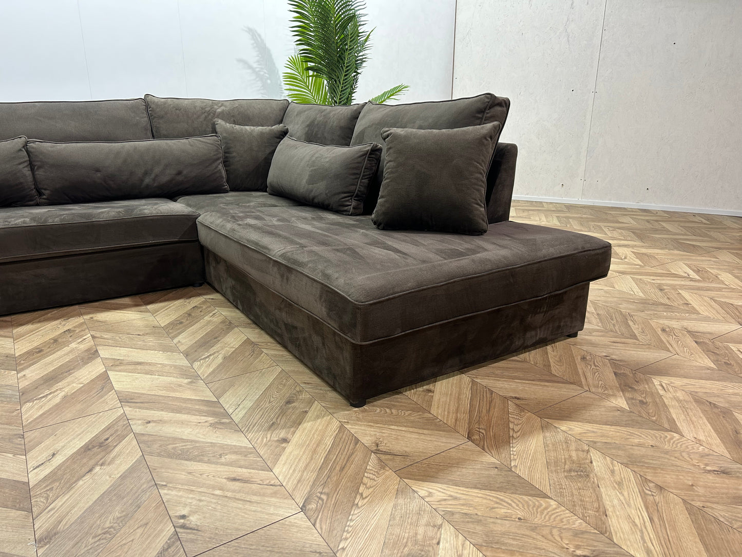 Bruine Velvet Hoekbank ~ Losse Kussens Met Afneembare Hoezen