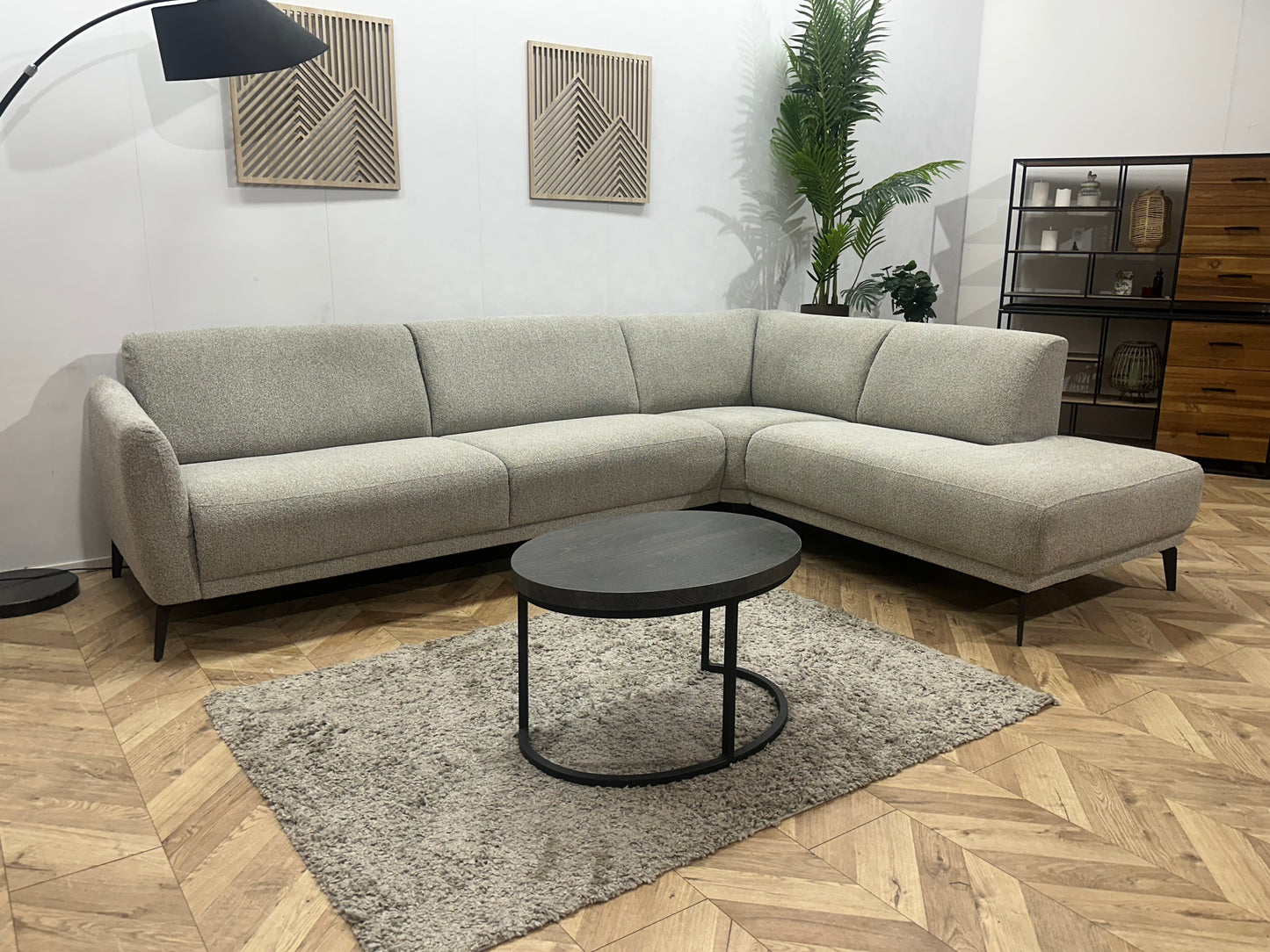 Licht Grijze Bouclé Stoffen Hoekbank ~ Vaste Kussens