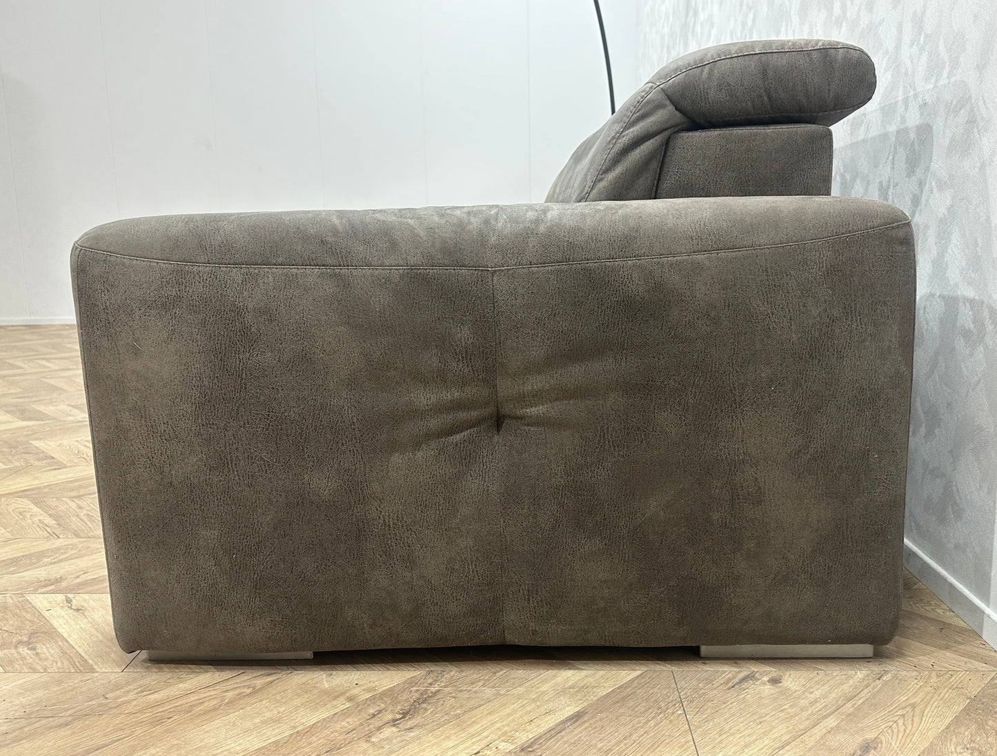 Antraciet Suède Lederen 2.5-Zits Bank ~ Verstelbare Hoofdsteunen ~ Nieuwstaat