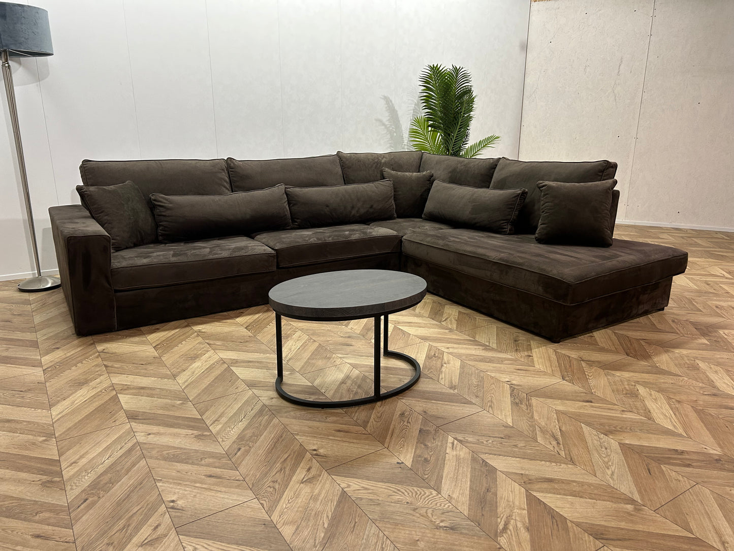 Bruine Velvet Hoekbank ~ Losse Kussens Met Afneembare Hoezen
