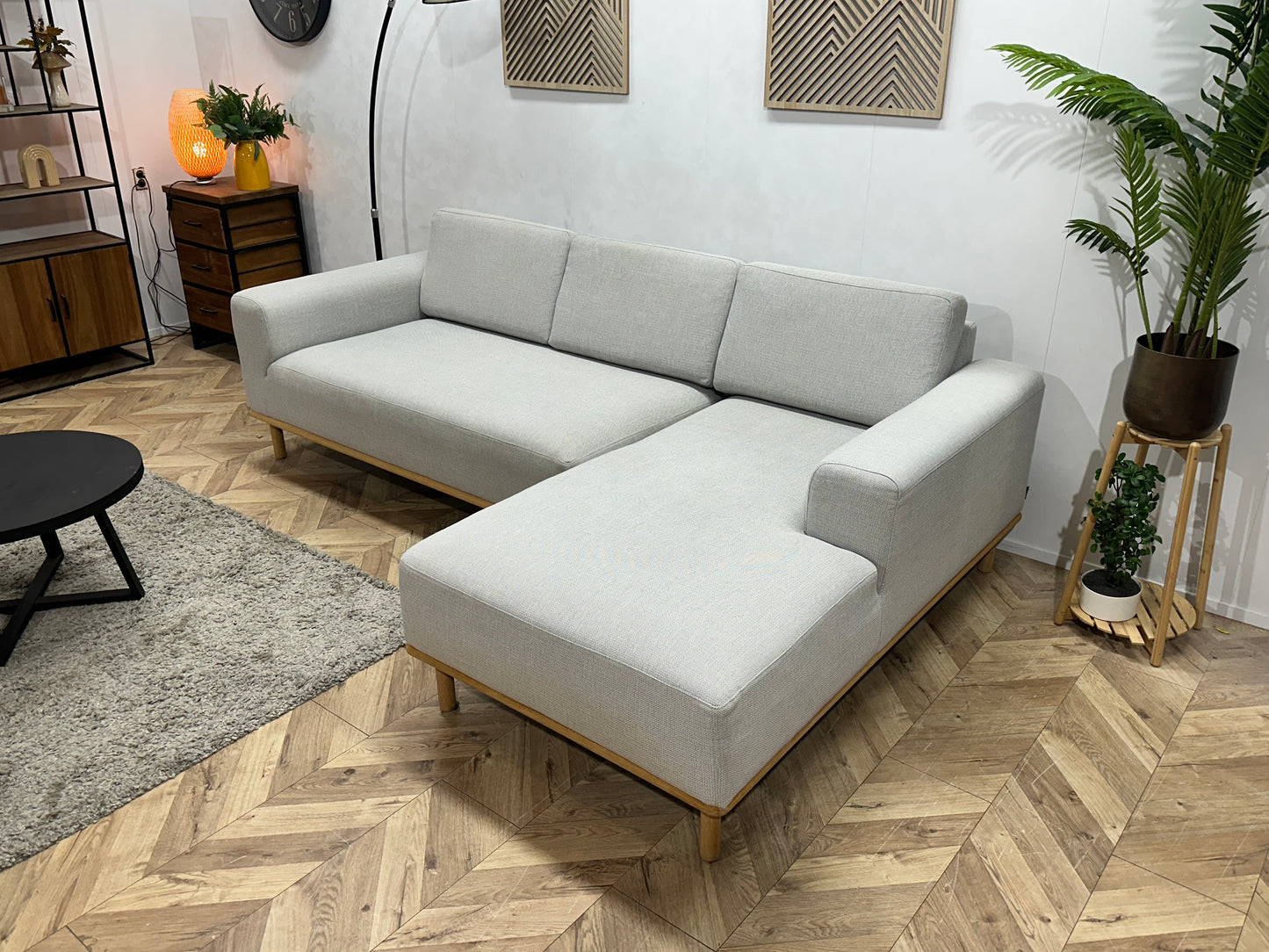 Licht Grijze Hoekbank ~ Losse Rugkussens Met Afneembare Hoezen