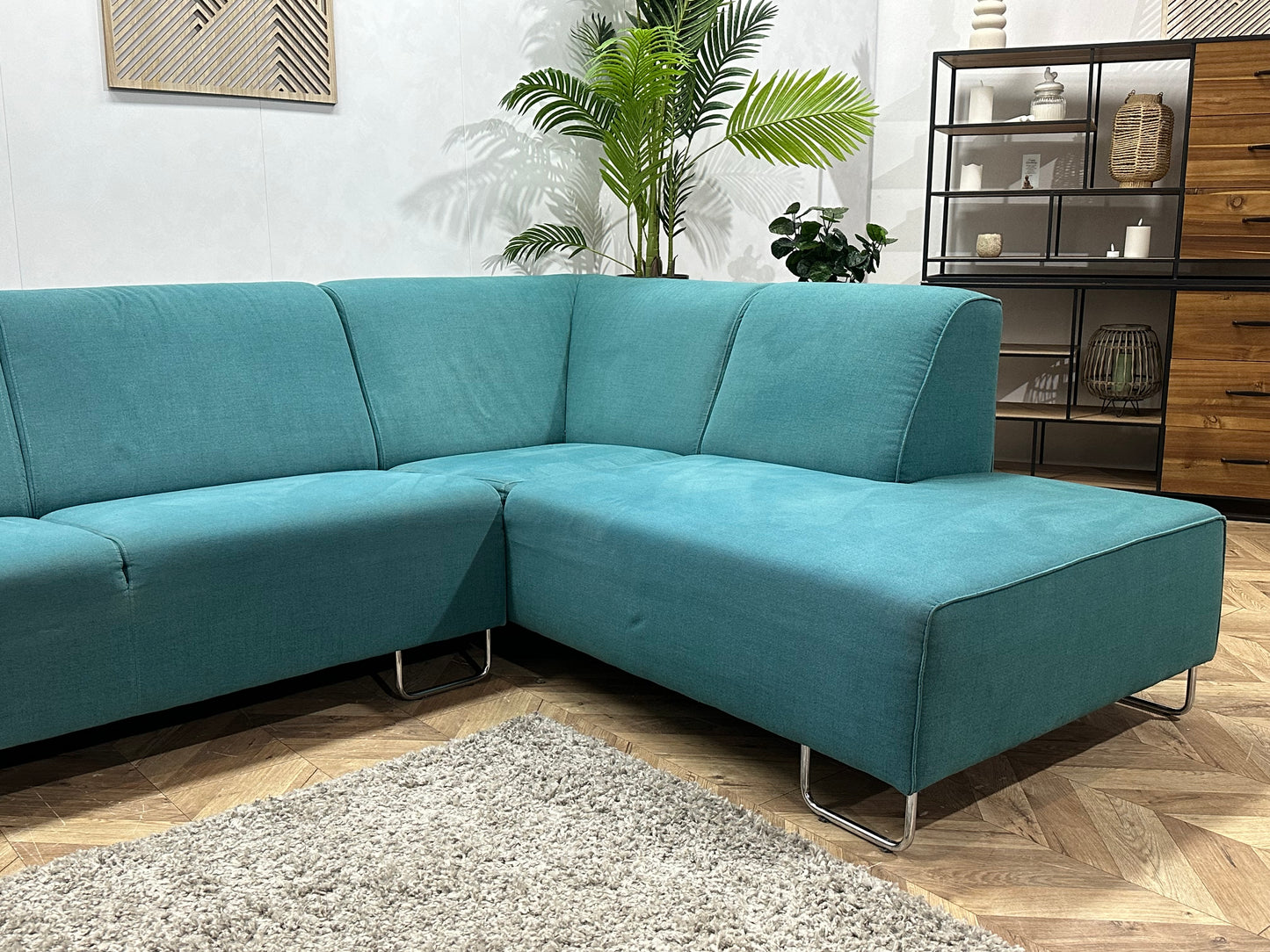 Licht Blauwe Suède Stoffen Hoekbank ~ Vaste Kussens