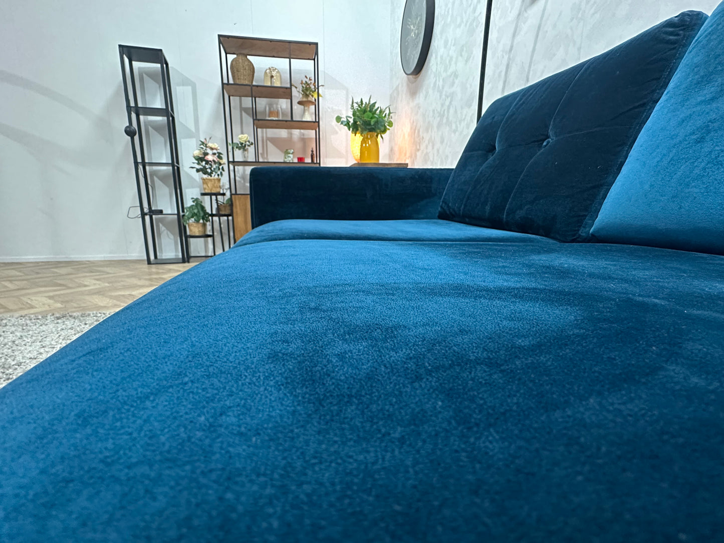 Blauwe Velvet Hoekbank ~ Losse Kussens Met Afneembare Hoezen