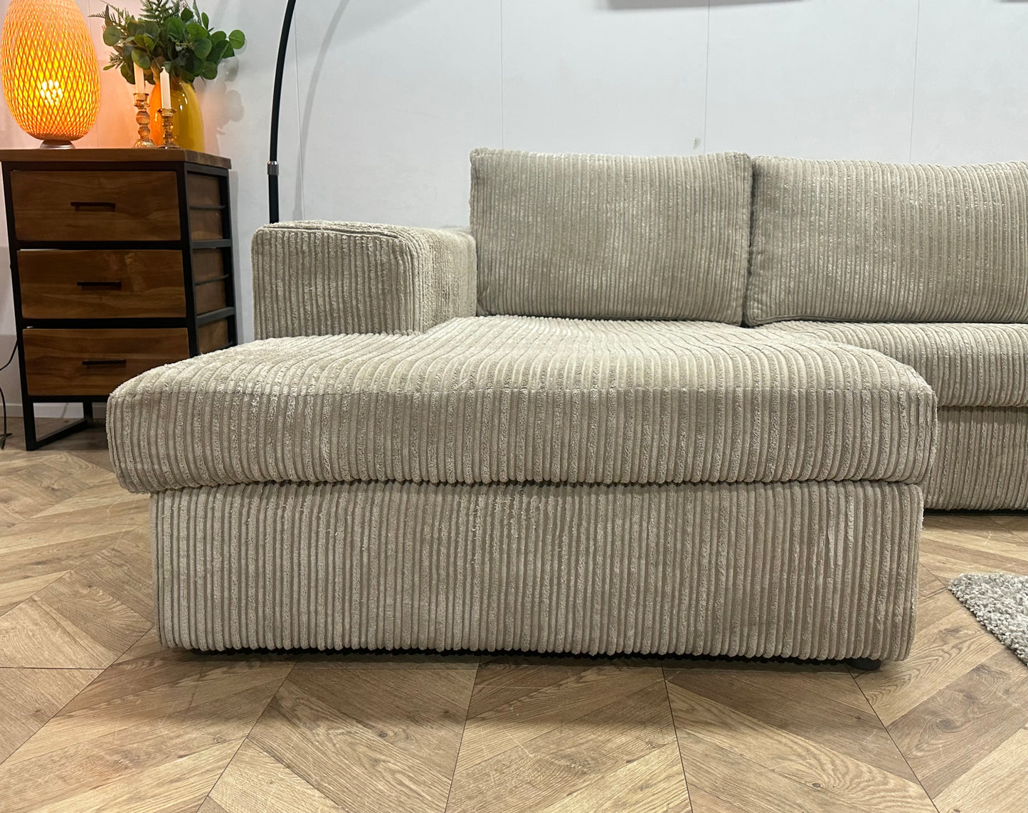 Crème Ribstof Hoekbank ~ Losse Kussens Met Afneembare Hoezen