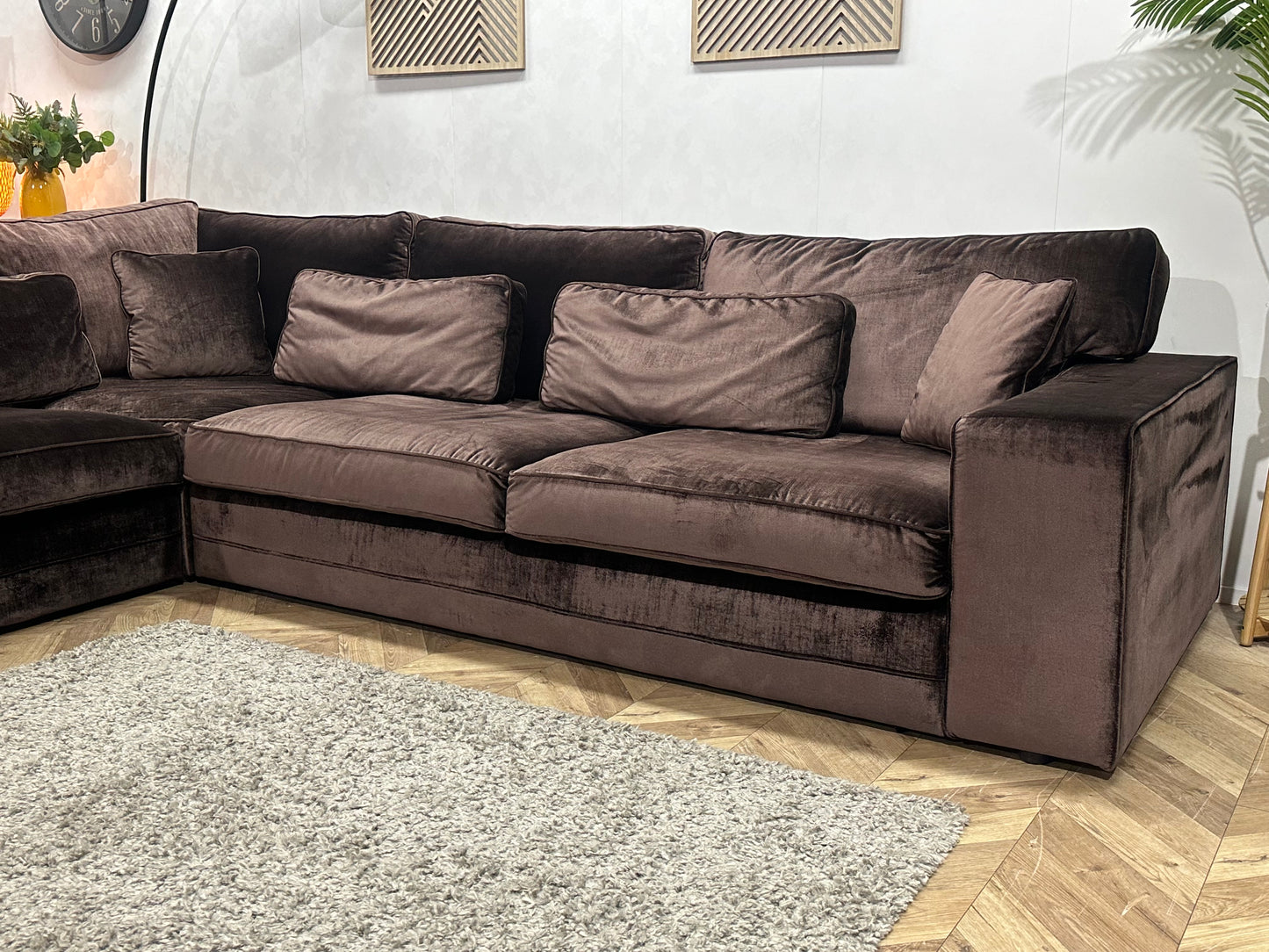 Bruine Velvet Hoekbank ~ Losse Kussens Met Afneembare Hoezen