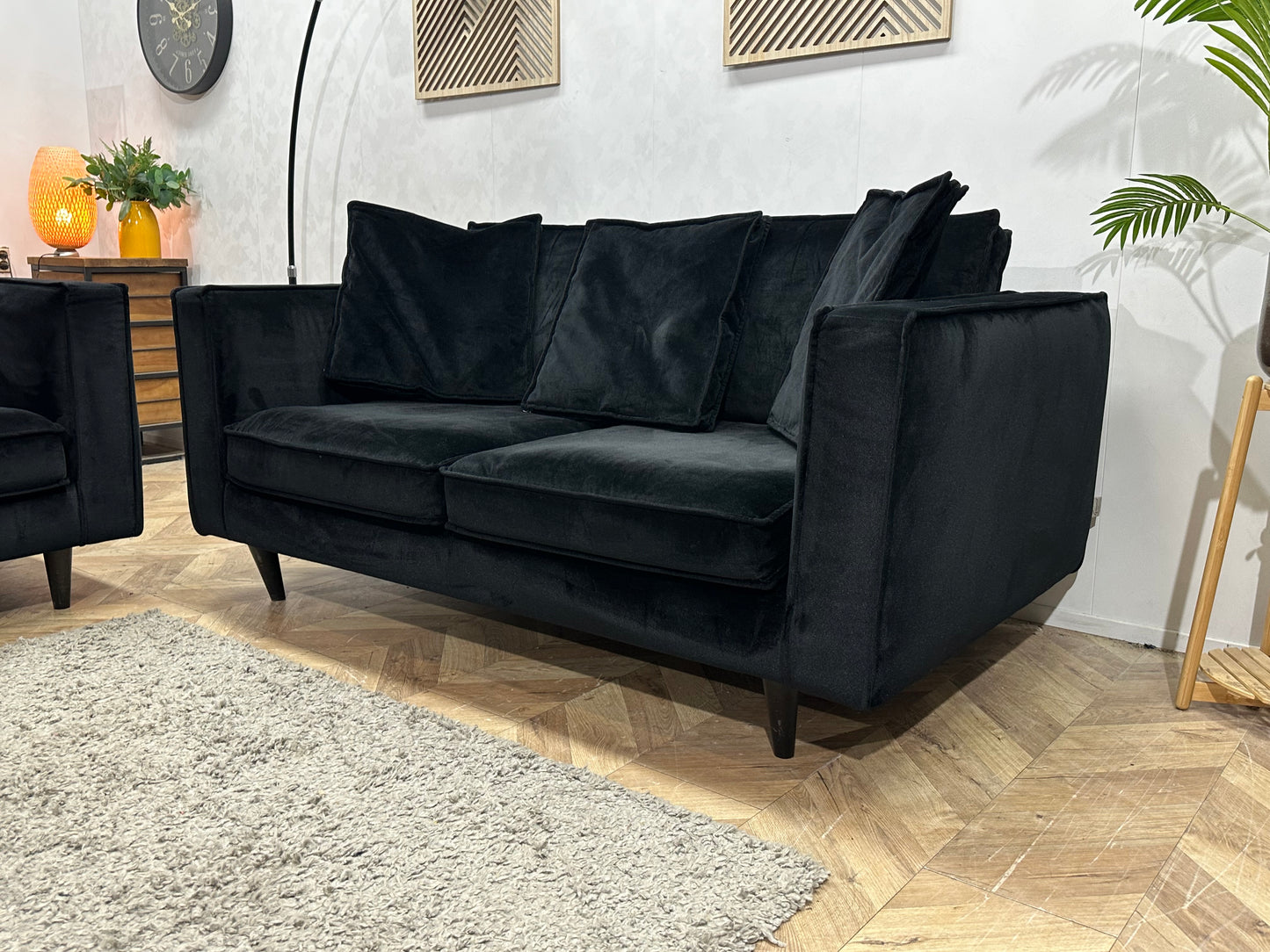 Goossens Zwarte Velvet Banken Set ~ Losse Kussens Met Afneembare Hoezen