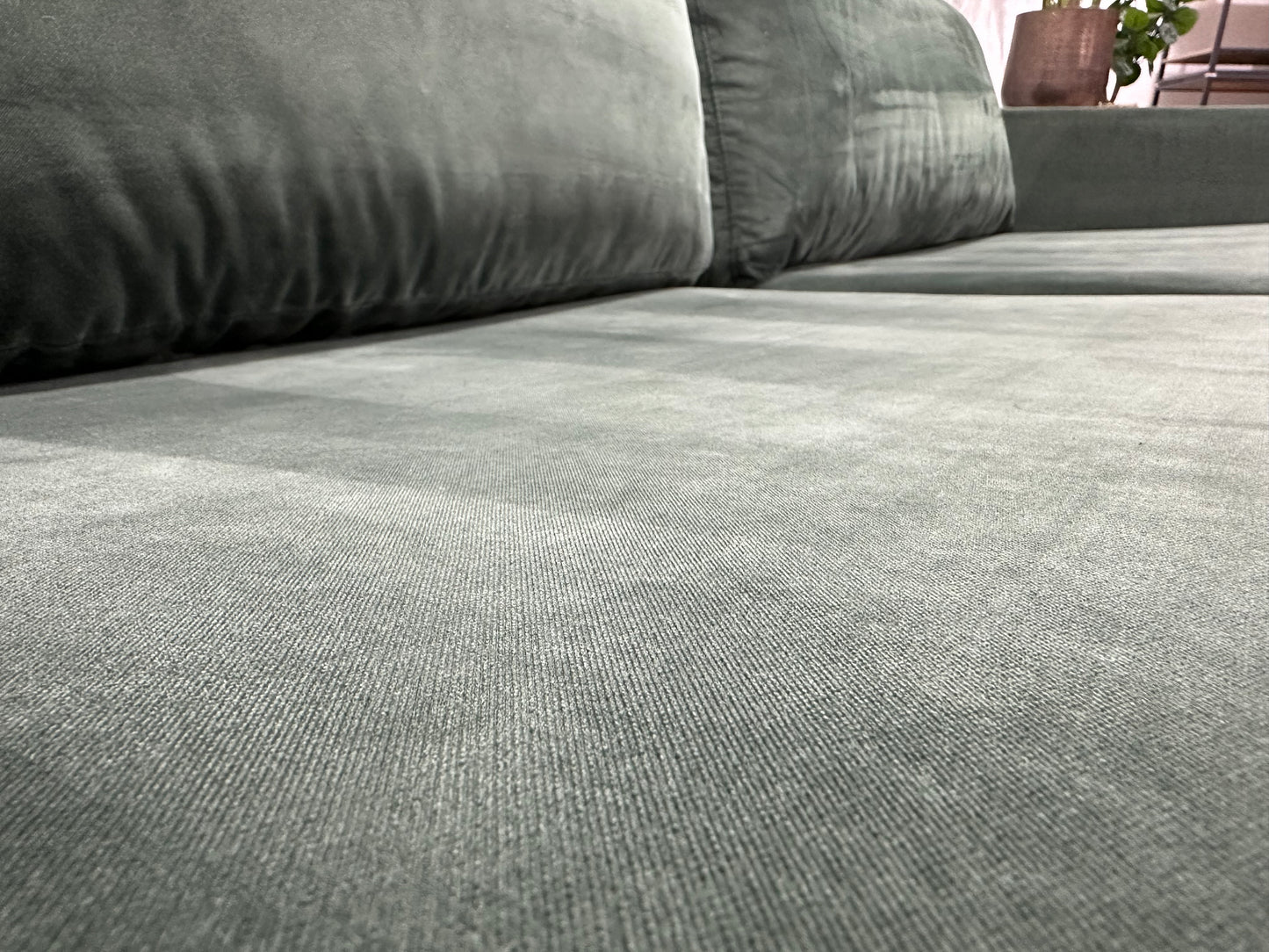 Groene Velvet 2.5-Zits ~ Losse Kussens Met Hocker