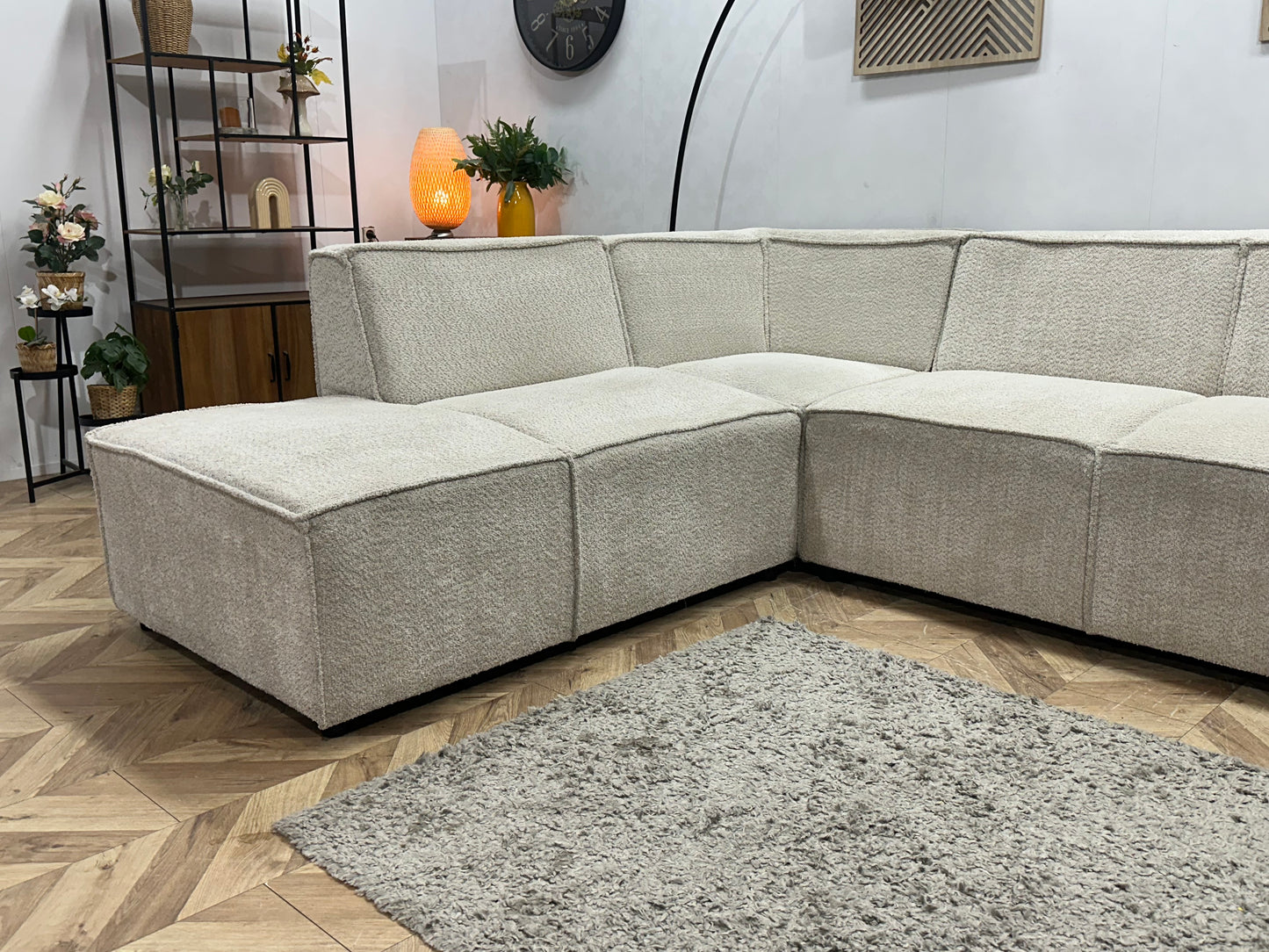 !Showroommodel! Witte Bouclé Stoffen Hoekbank