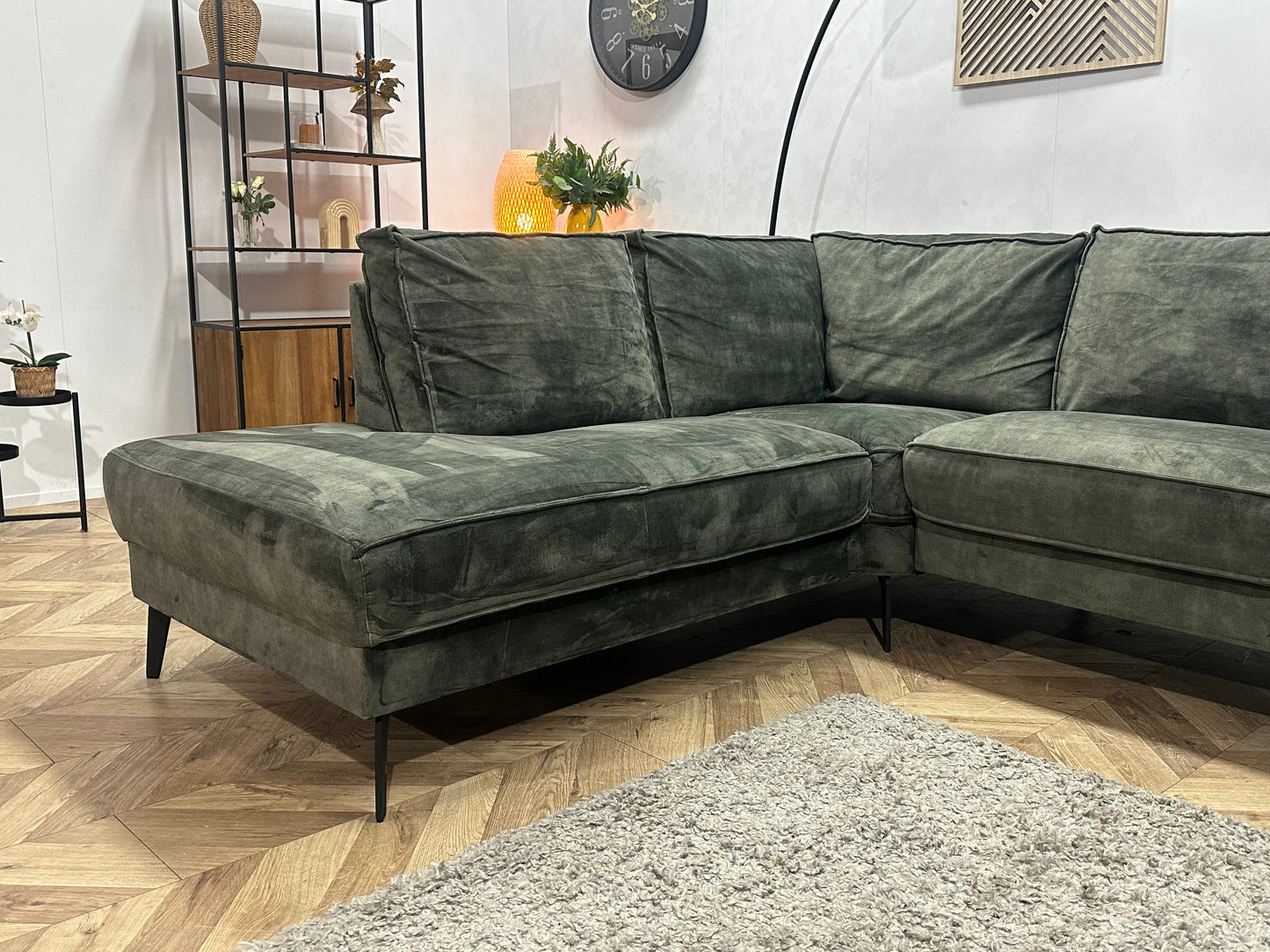 Groene Velvet Hoekbank ~ Losse Rugkussens Met Afneembare Hoezen