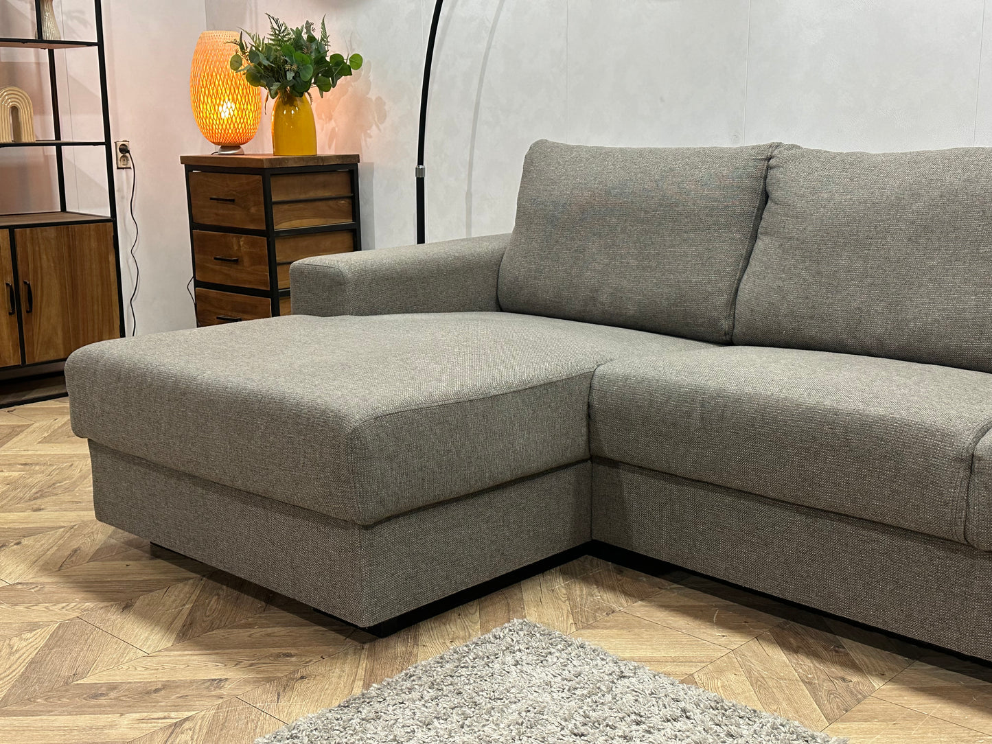 Grijze Hoekbank ~ Losse Rugkussens Met Afneembare Hoezen