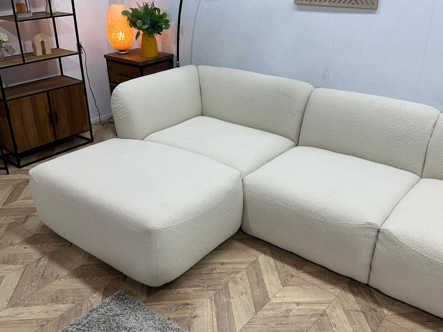 !Showroommodel! Witte Bouclé U Bank