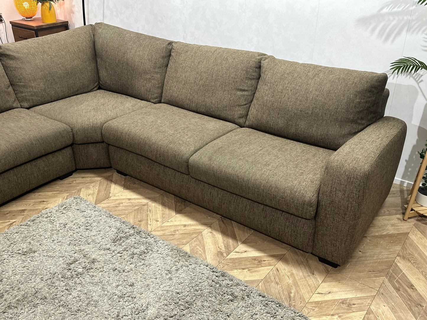 Bruine Hoekbank ~ Losse Rugkussens Met Afneembare Hoezen