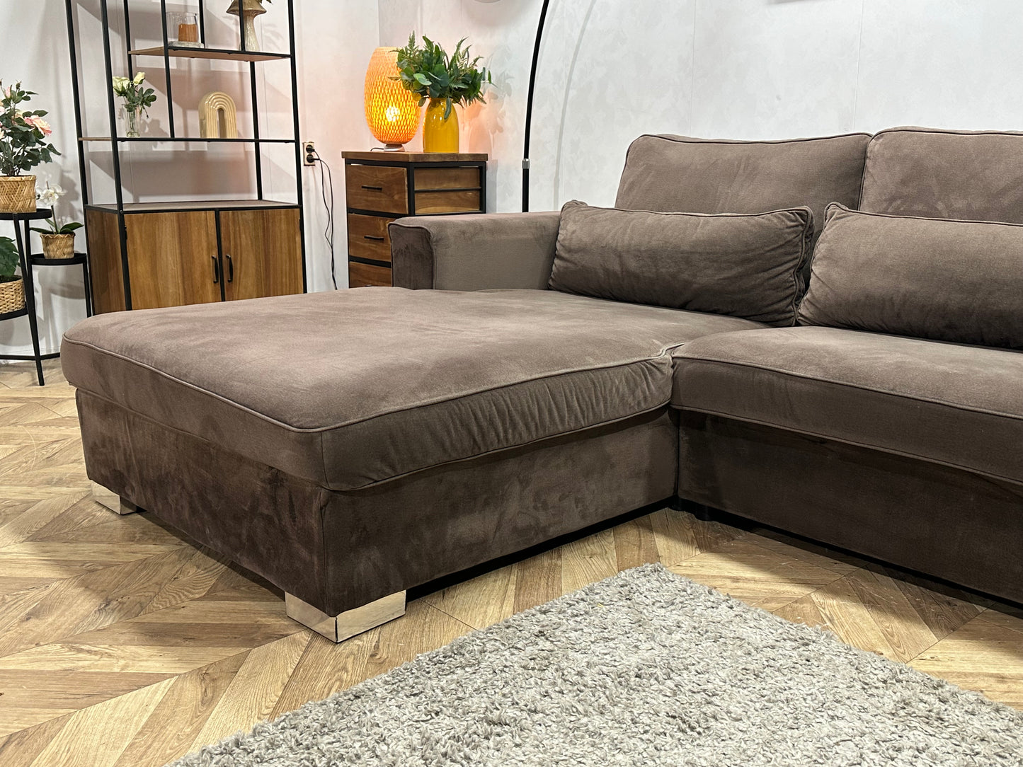 Bruine Velvet Hoekbank ~ Losse Kussens Met Afneembare Hoezen