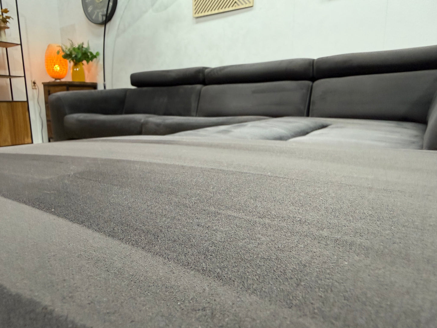 !Nieuwstaat! Xooon Antraciet Suède Stof Hoekbank ~ Elektrisch Verstelbaar