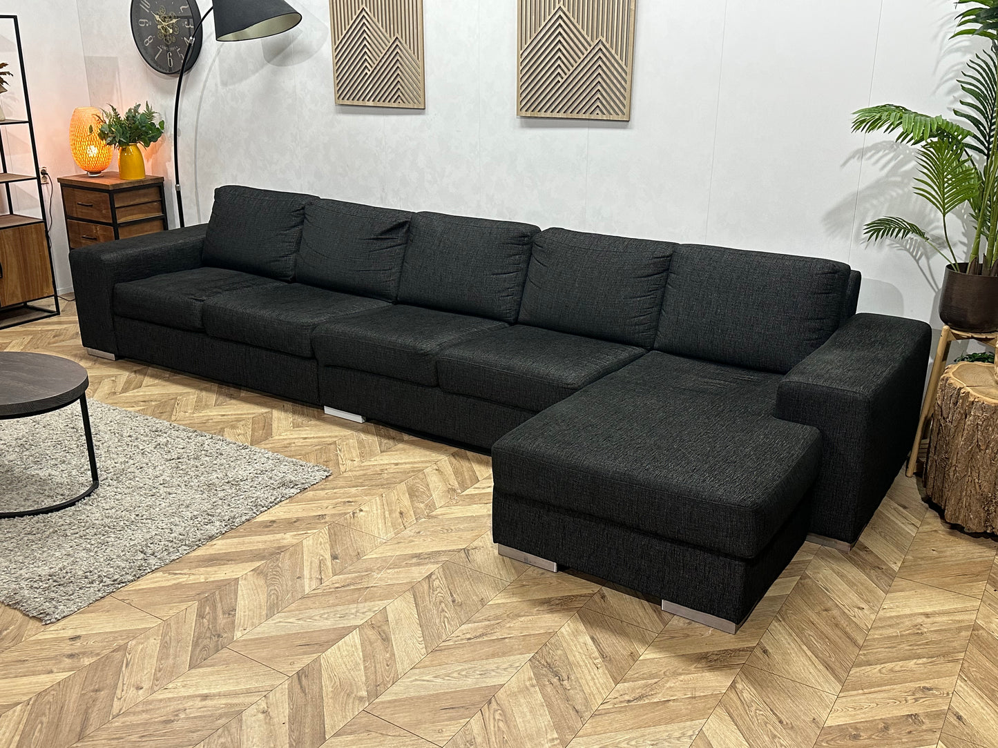 Zwarte Ruime Hoekbank ~ Losse Kussens Met Afneembare Hoezen