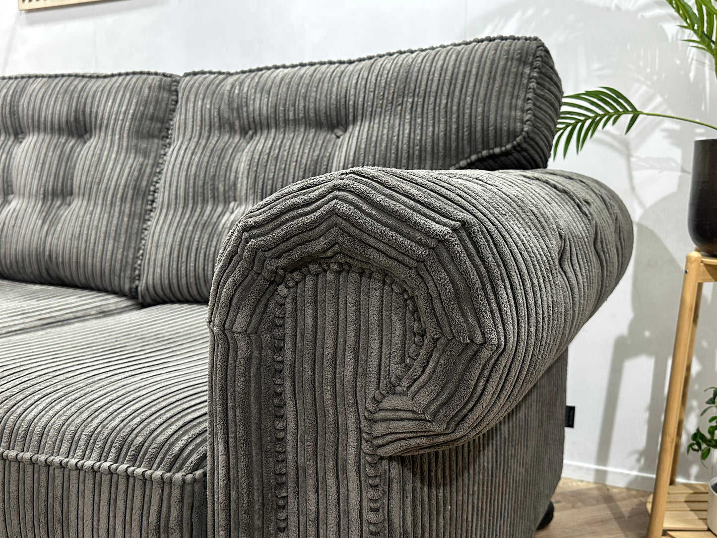 UrbanSofa Antraciet Ribstof 2.5-Zits Bank ~ Losse Kussens Met Afneembare Hoezen