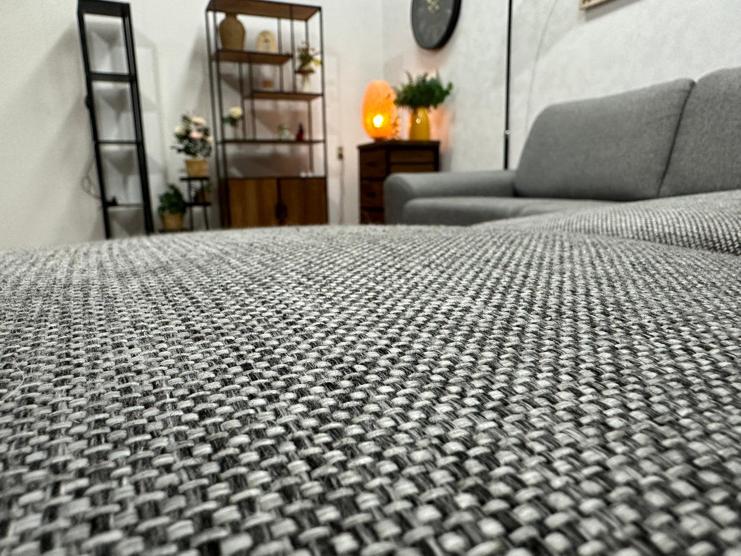 Licht Grijze Hoekbank ~ Vaste Kussens