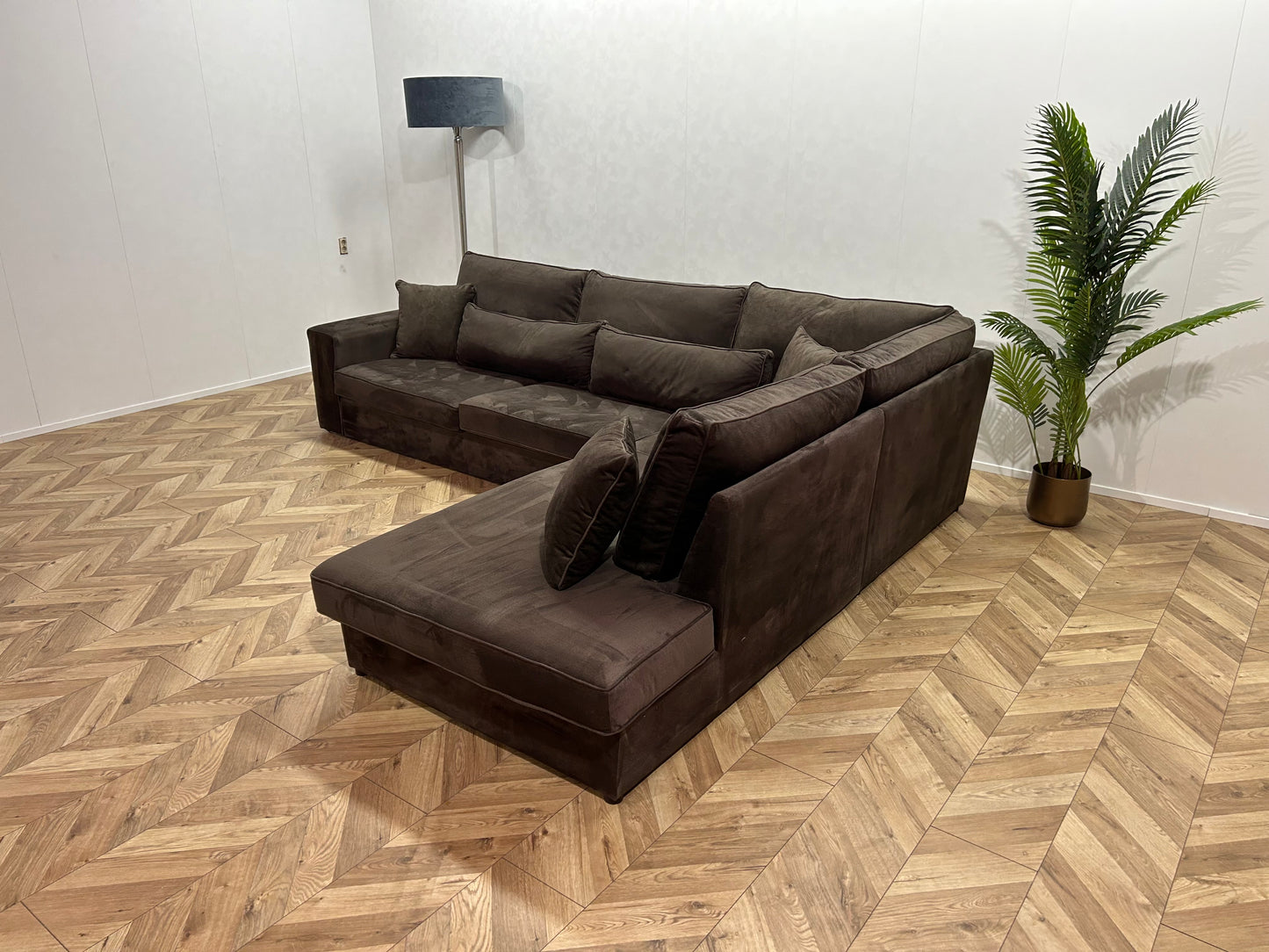 Bruine Velvet Hoekbank ~ Losse Kussens Met Afneembare Hoezen