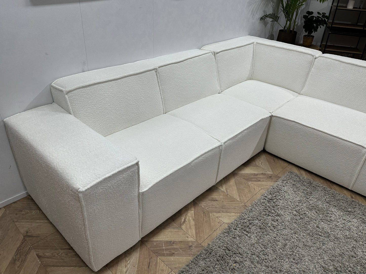 !Showroommodel! Witte Ribstof Hoekbank ~ Vaste kussens