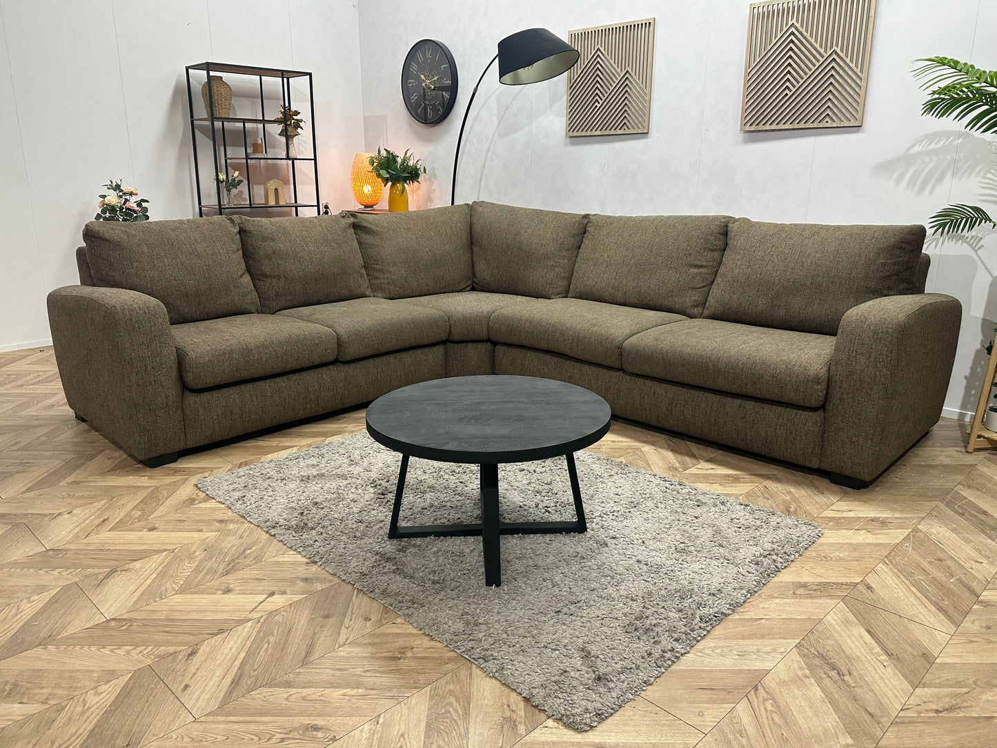 Bruine Hoekbank ~ Losse Rugkussens Met Afneembare Hoezen