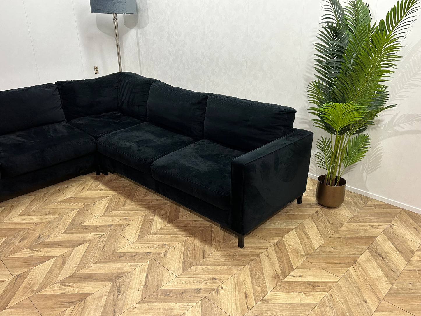 Zwarte Velvet Hoekbank ~ Losse Kussens Met Afneembare Hoezen