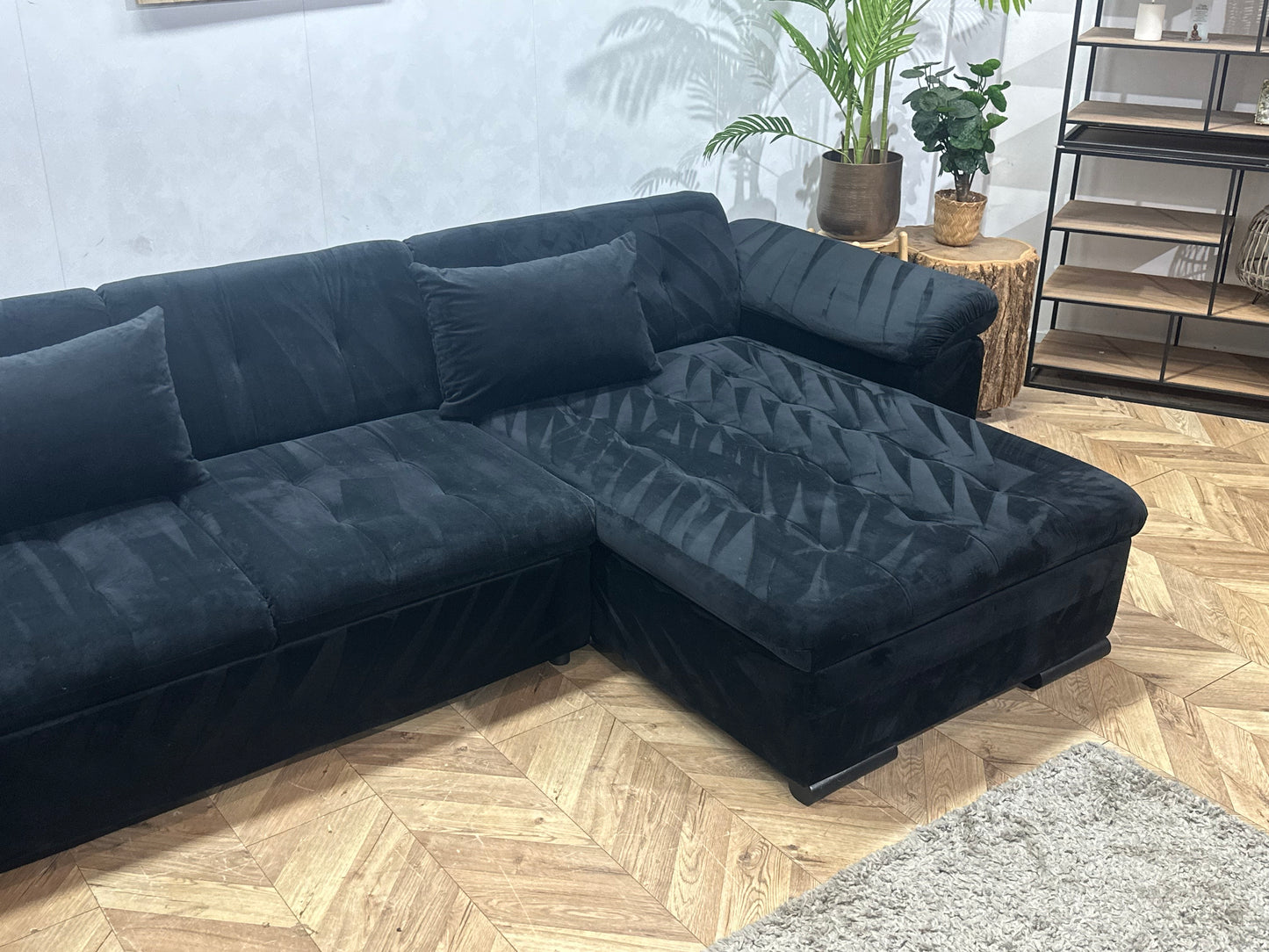 !Showroommodel! Zwarte Velvet U Bank