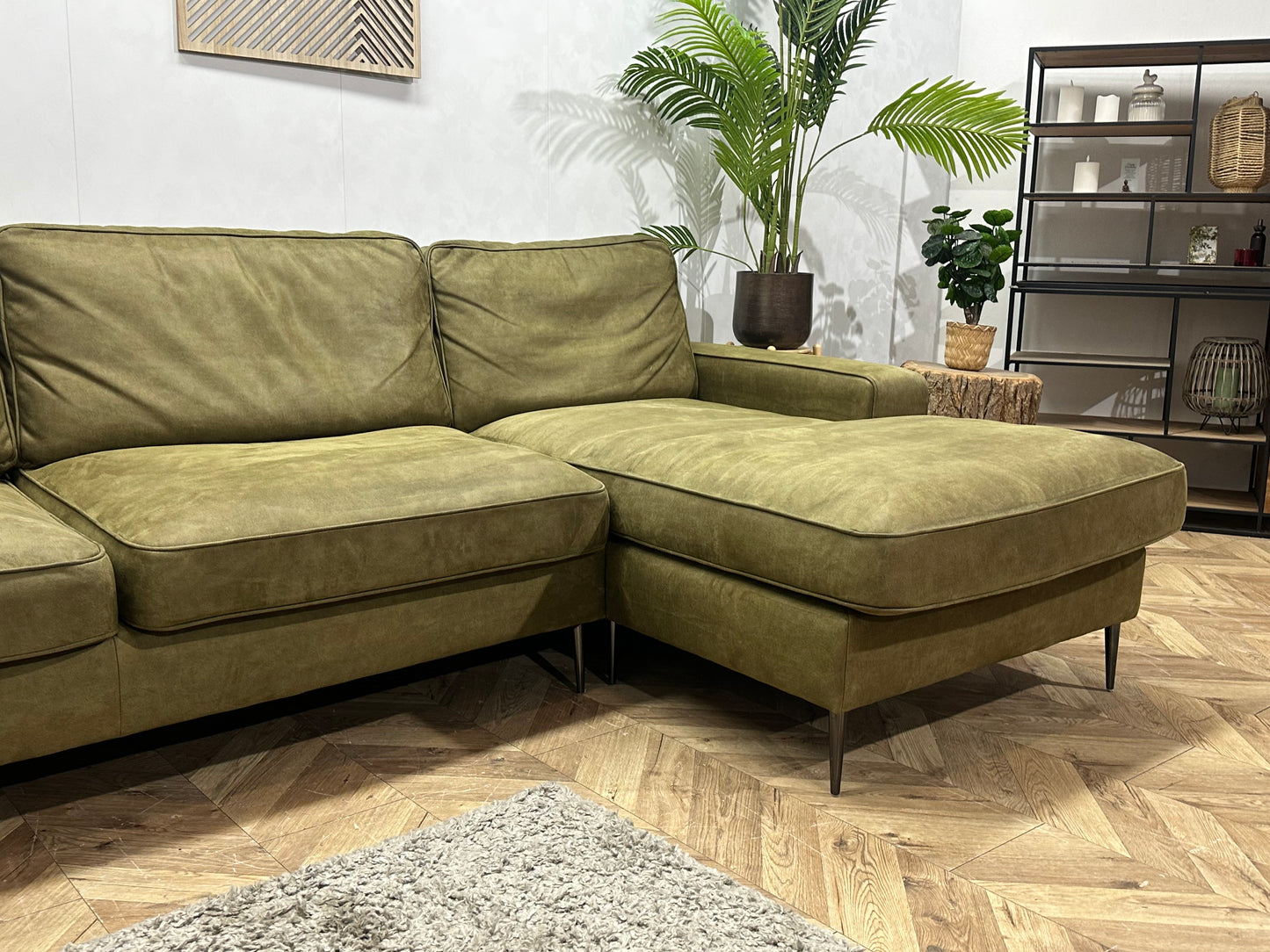 Donker Groene Suède Stoffen Hoekbank ~ Losse Kussens Met Afneembare Hoezen