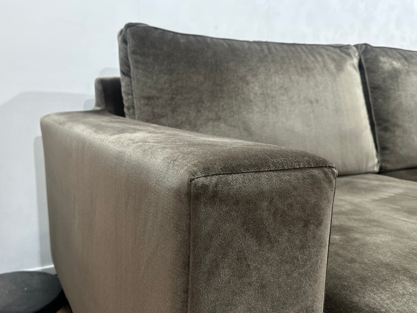 Bruine Velvet Hoekbank ~ Losse Kussens Met Afneembare Hoezen