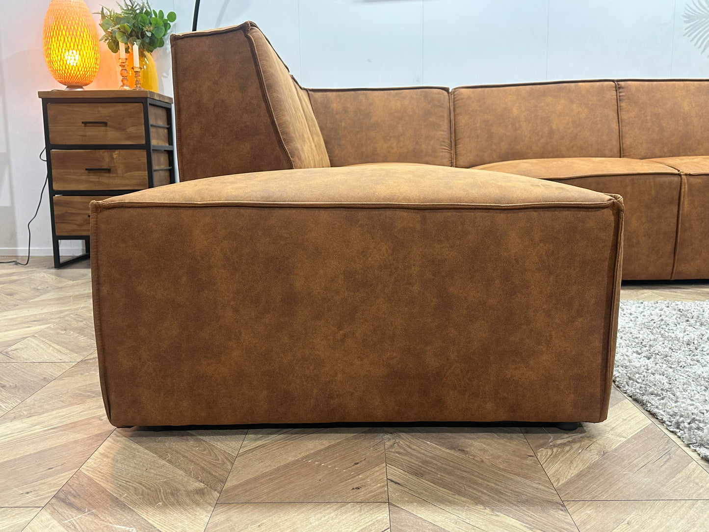 !Showroommodel! Cognac Bruine Suède Stoffen Hoekbank