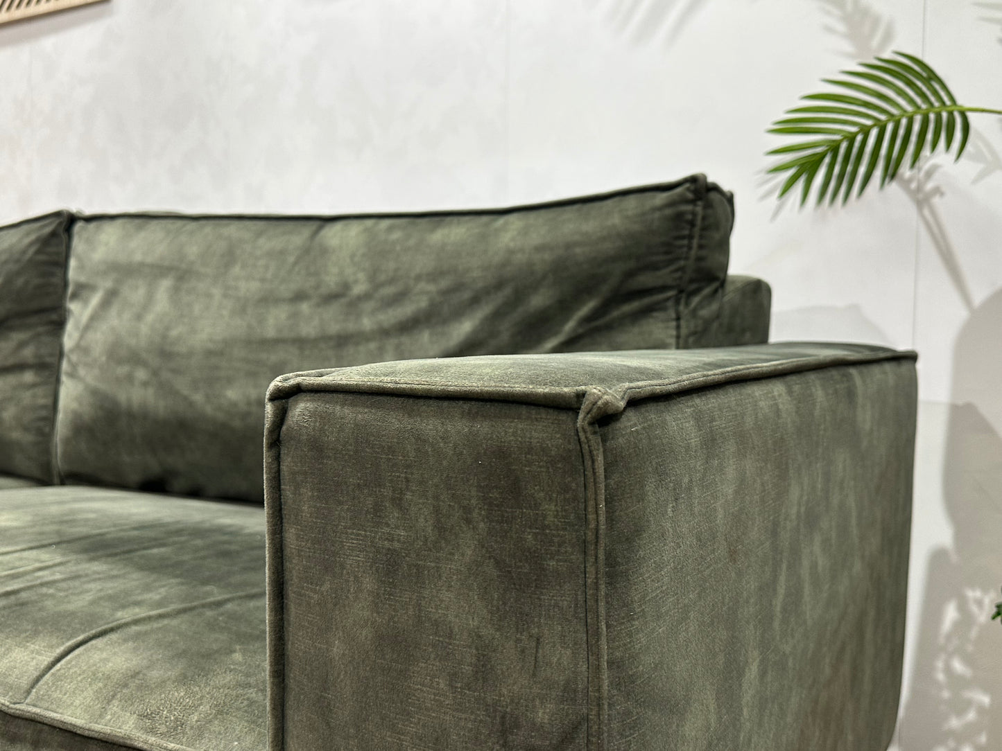 Groene Velvet 2.5-Zits Bank Inc Hocker ~ Losse Rugkussens Met Afneembare Hoezen