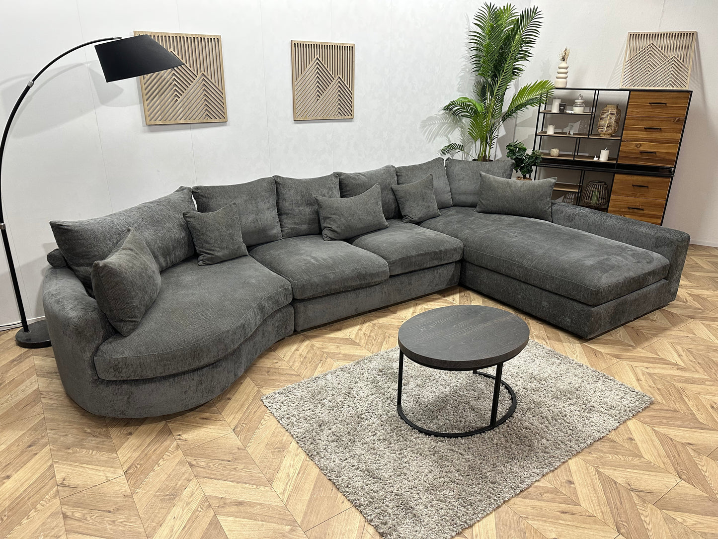 Grijze Ruime Hoekbank ~ Losse Kussens Met Afneembare Hoezen