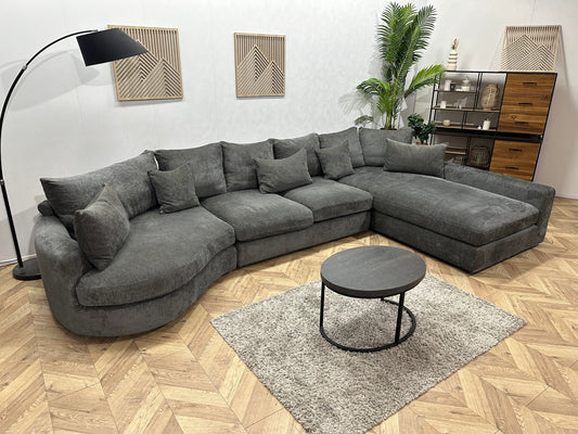 Grijze Ruime Hoekbank ~ Losse Kussens Met Afneembare Hoezen