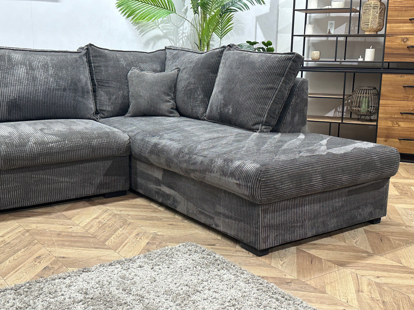 Grijze Ribstof U Bank ~ Losse Rugkussens Met Afneembare Hoezen