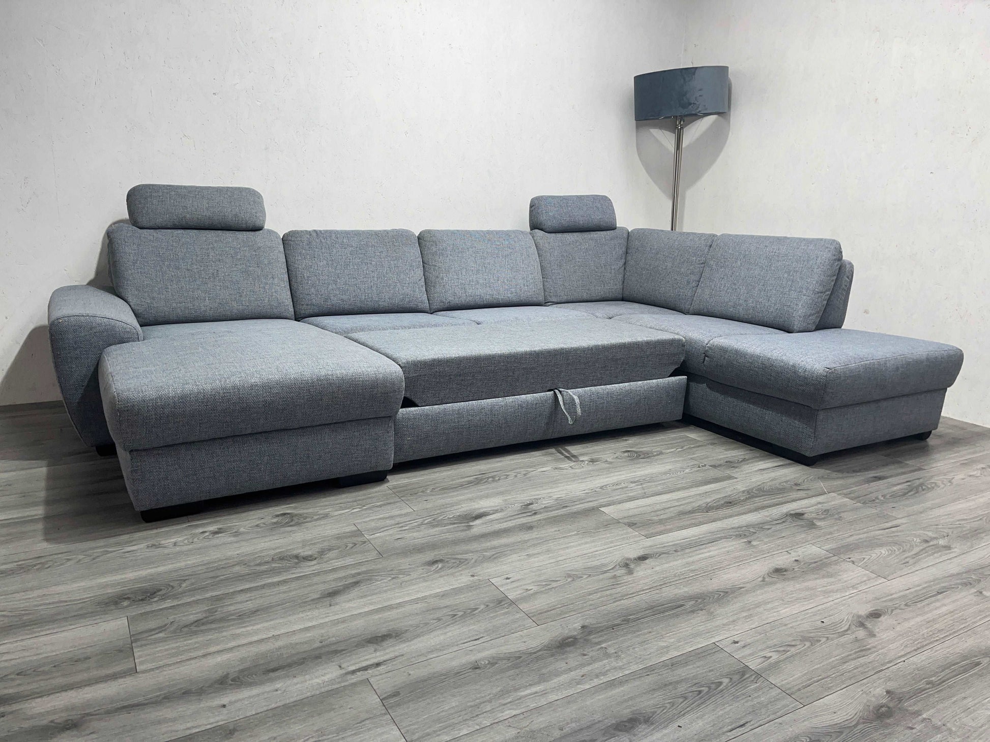 Licht Grijs / Blauwe U Bank Met Slaapfunctie ~ Nieuwstaat